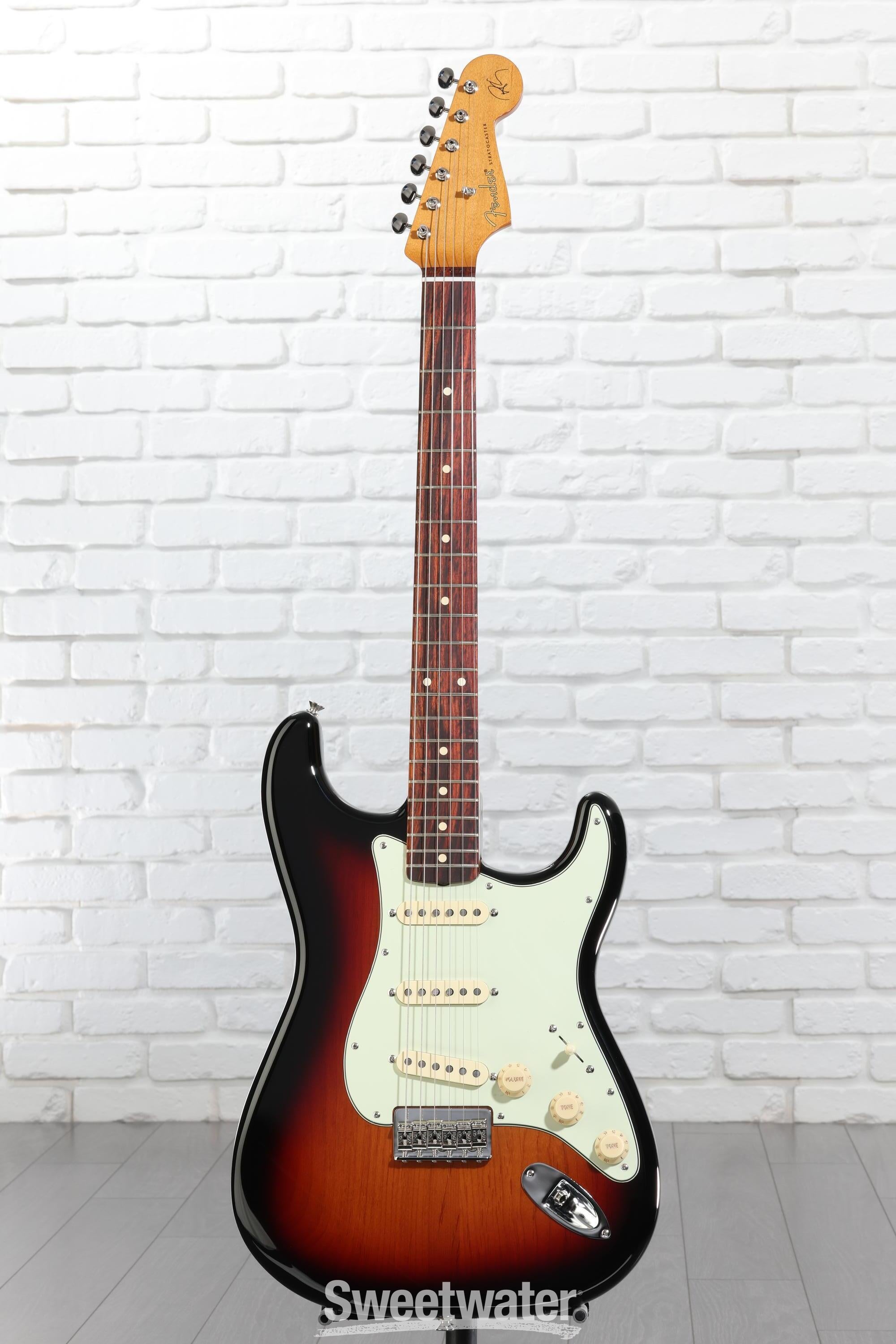 Fender Robert Cray Standard Stratocaster - 3-color Sunburst with