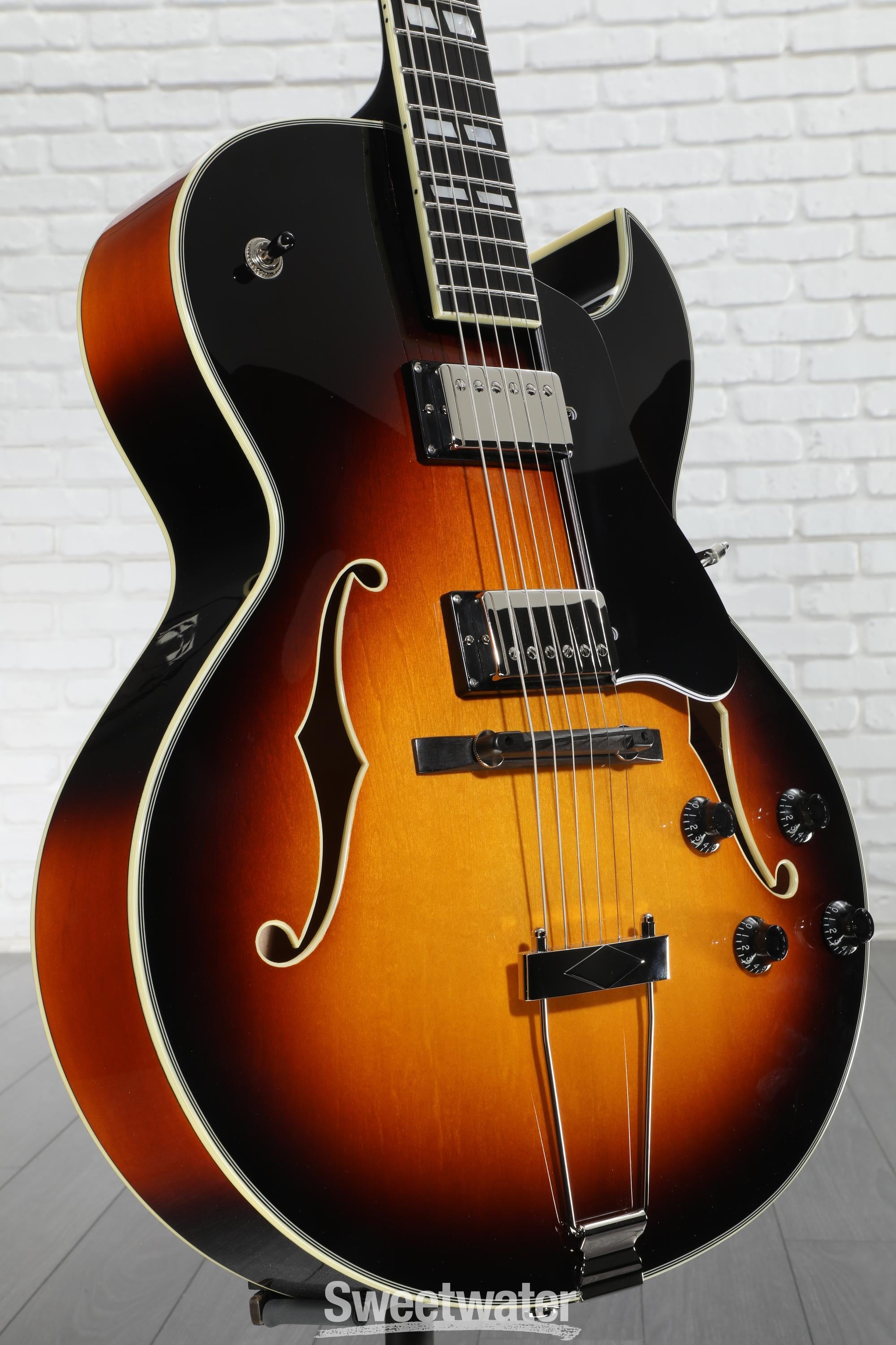 Eastman Guitars AR372CE Archtop Hollowbody Electric Guitar