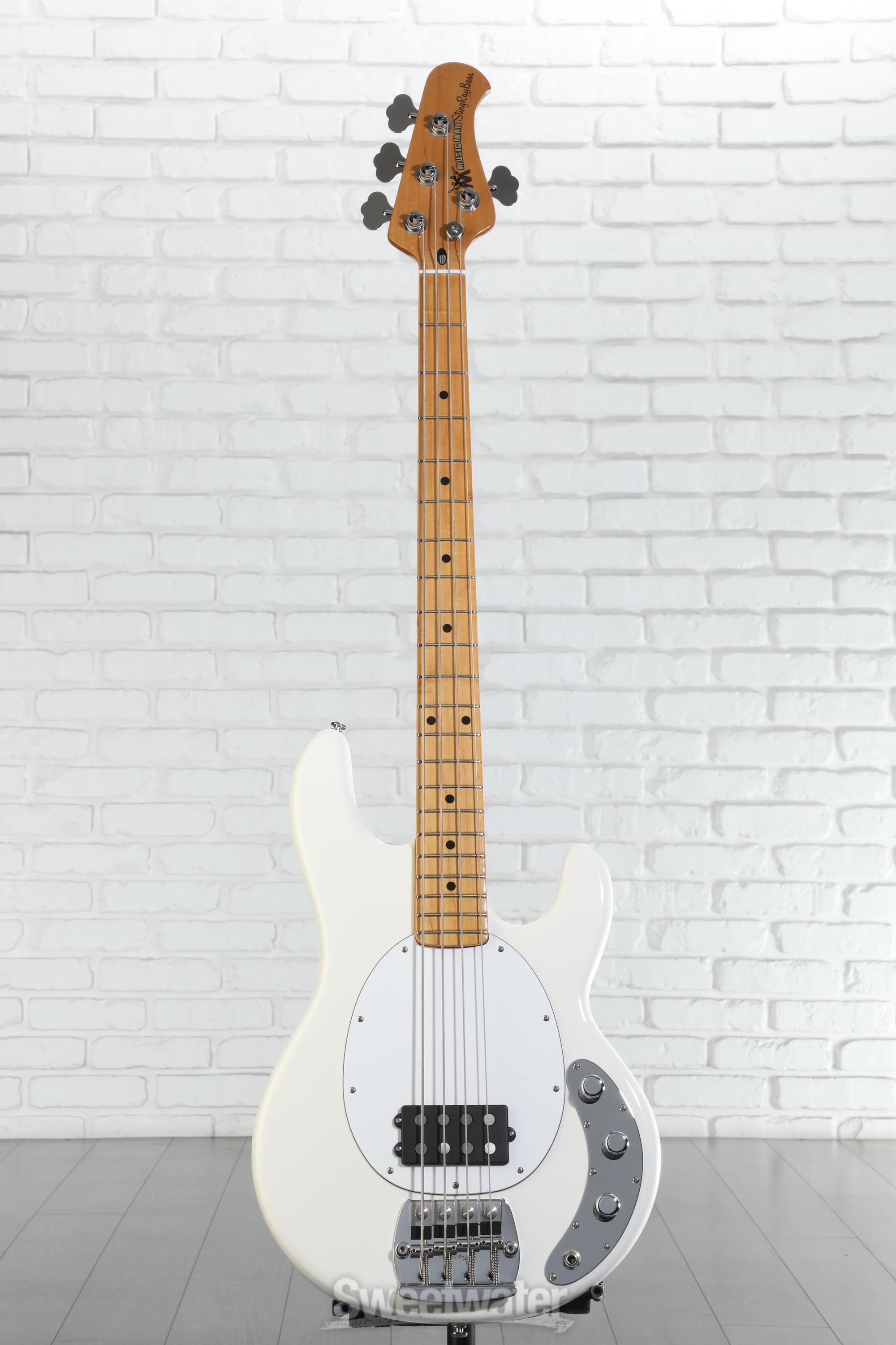 MUSIC MAN Retro ’70s StingRay Retro '70s StingRay Bass | Basses | Ernie Ball Music Man