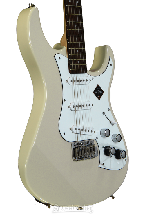 Line 6 Variax Standard - White Reviews | Sweetwater