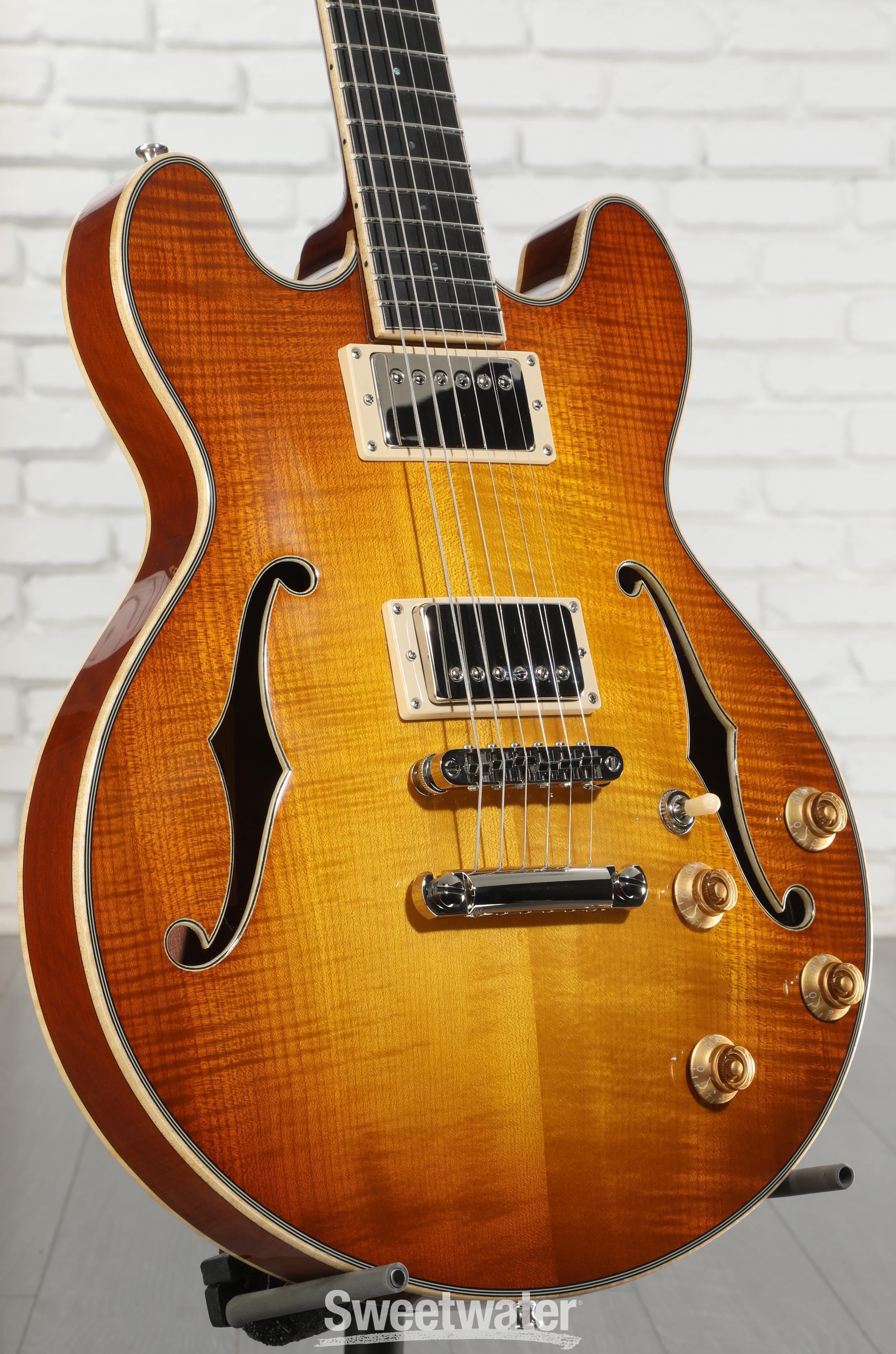 Eastman Guitars T184MX-GB Thinline Semi-hollowbody Electric Guitar