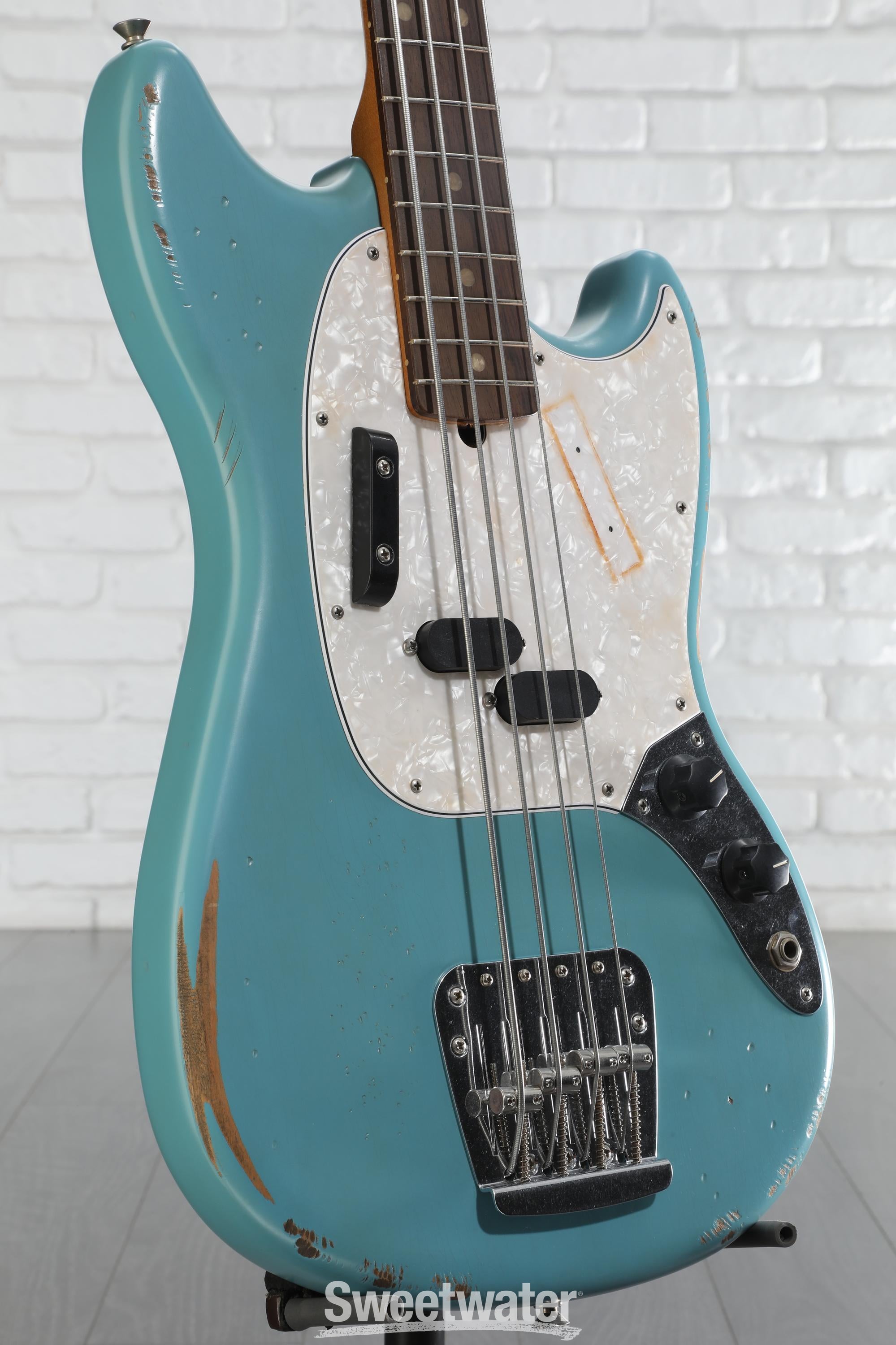【最終値下げ】Fender JMJ Road Worn Mustang Bass Fender Releases the JMJ Road Worn Mustang Bass - Premier Guitar