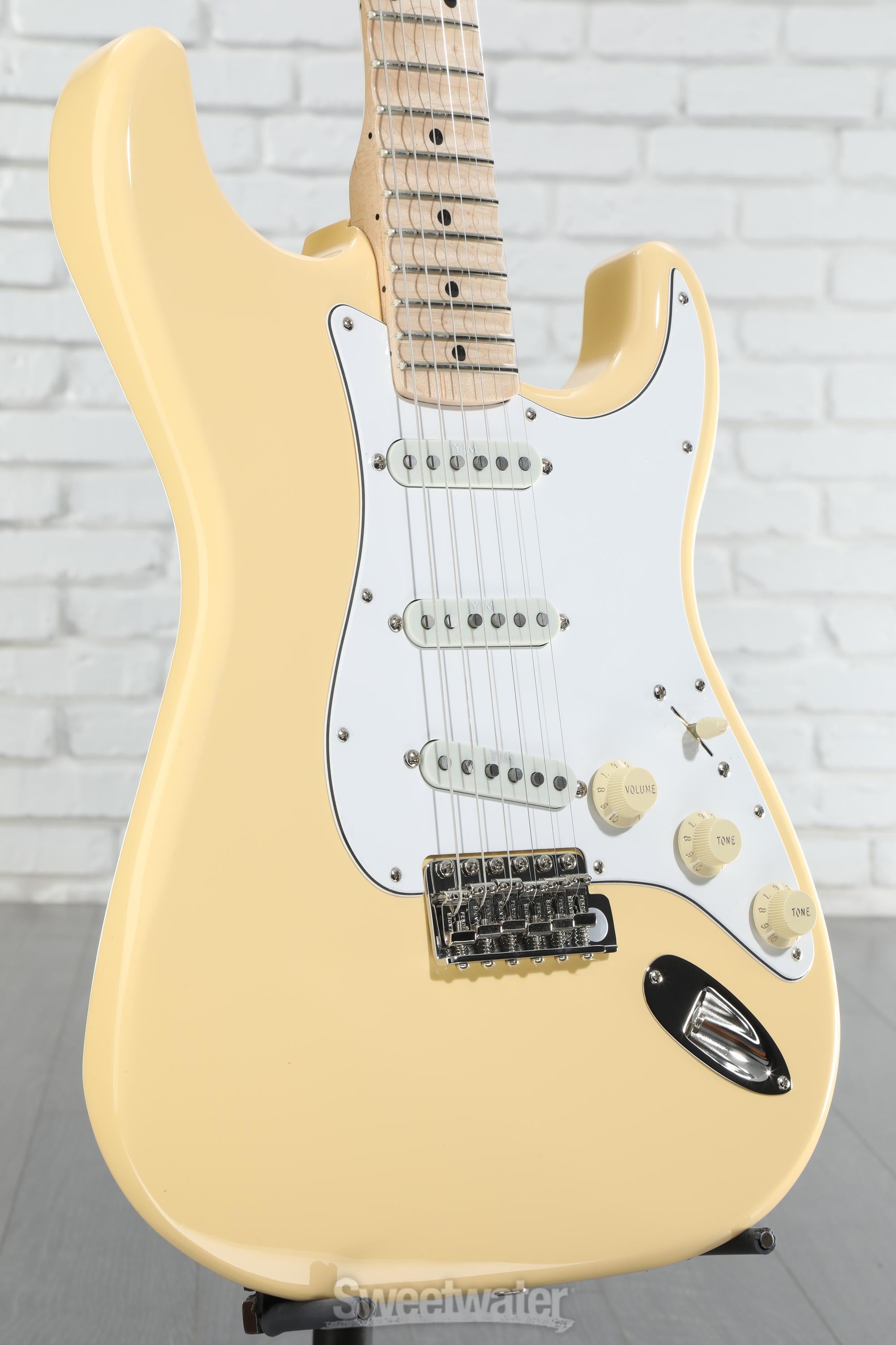 Fender Yngwie Malmsteen Stratocaster Electric Guitar