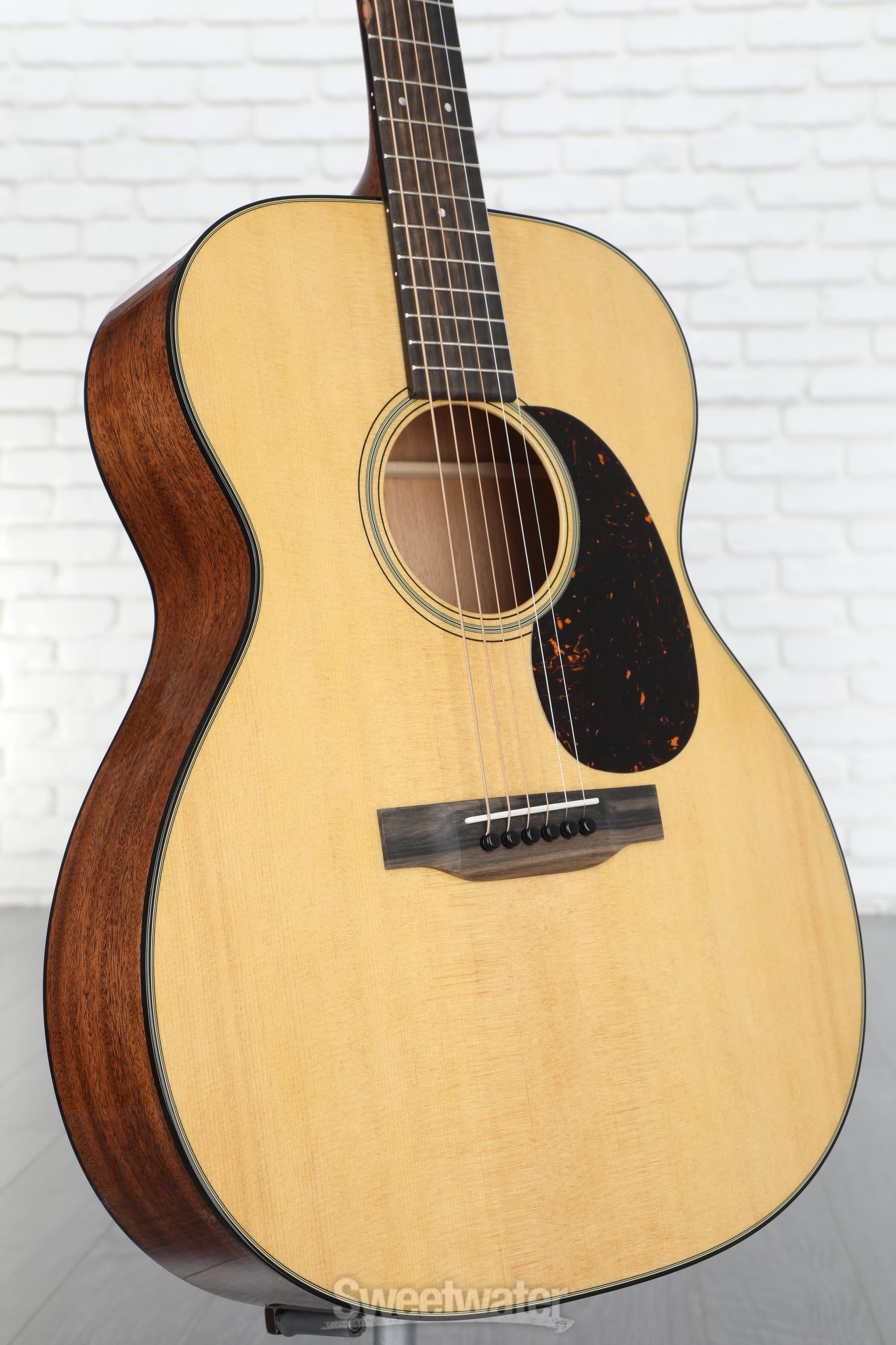 Martin 000-18 Acoustic Guitar - Natural Reviews | Sweetwater