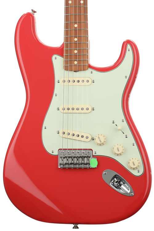 Fender Classic Series '60s Stratocaster Lacquer - Fiesta Red