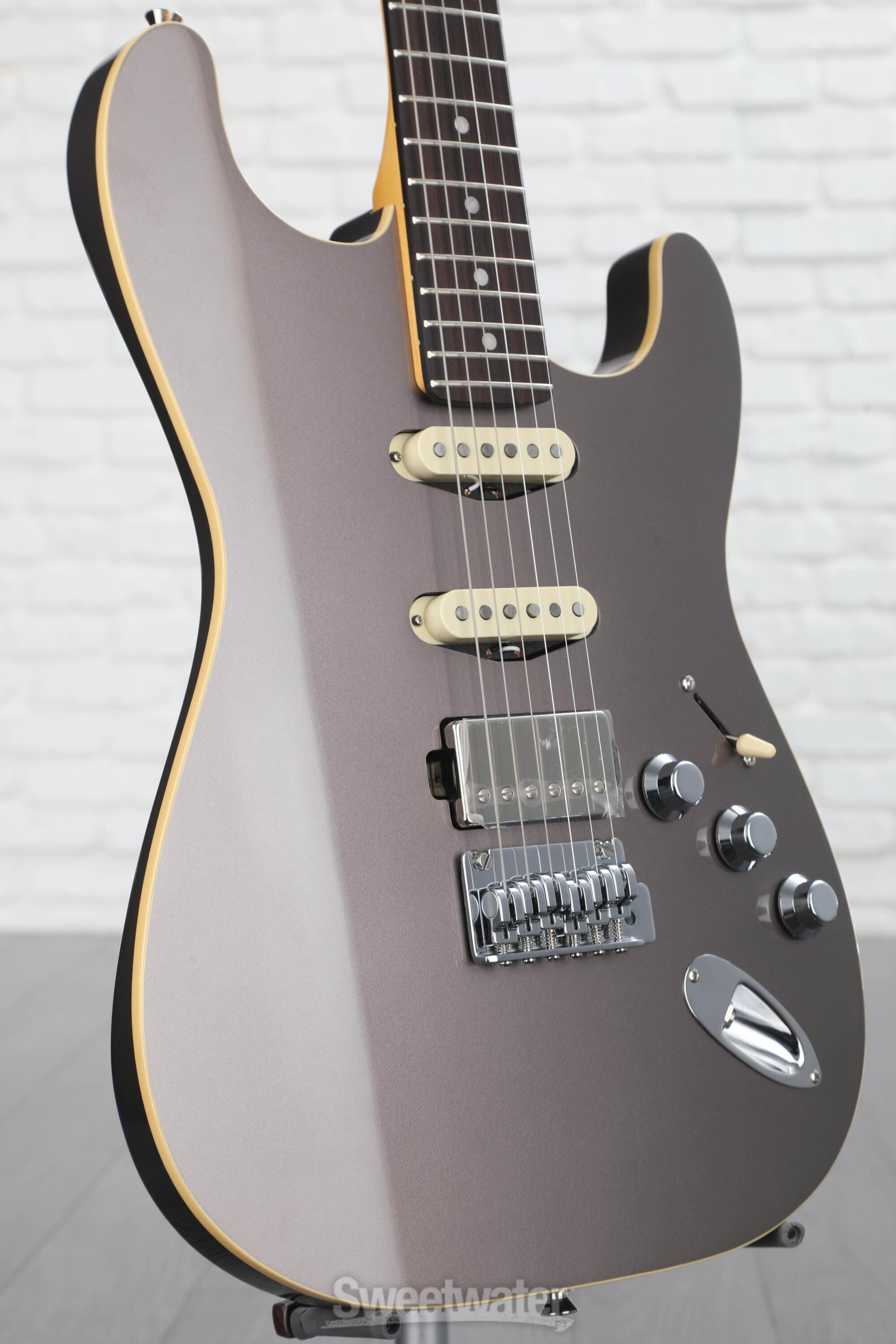 Fender Aerodyne Special Stratocaster HSS - Dolphin Gray Metallic