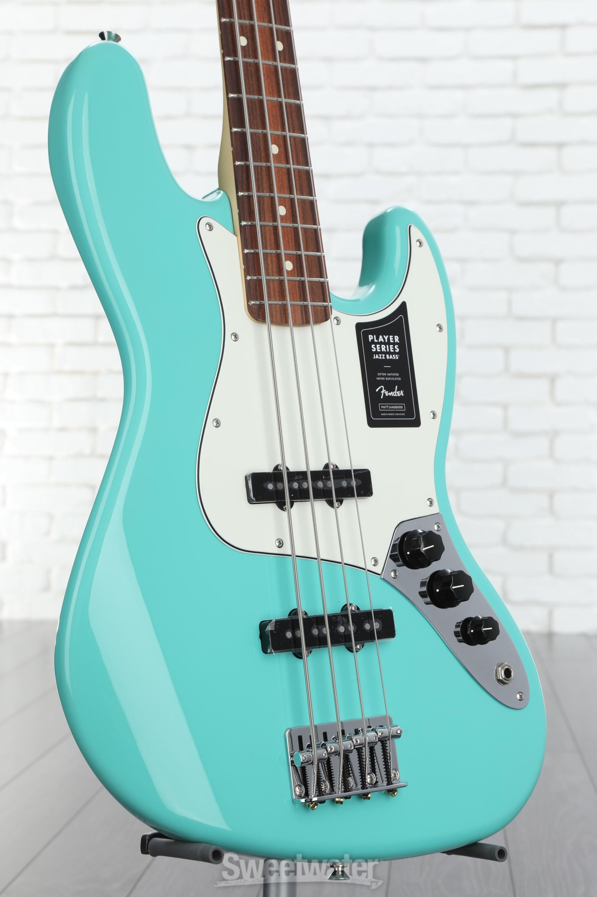 Fender Player Jazz Bass - Sea Foam Green with Pau Ferro