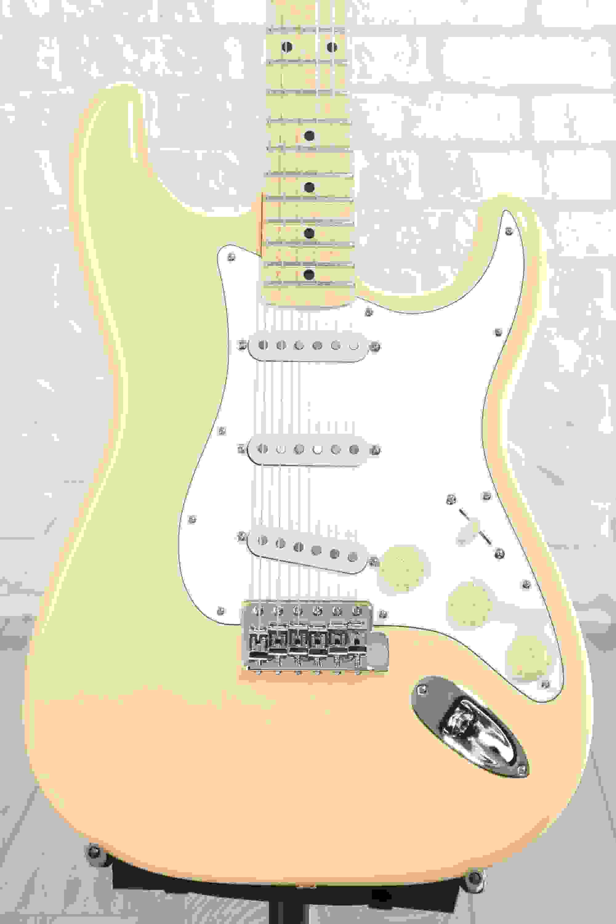 Fender Yngwie Malmsteen Stratocaster Electric Guitar - Vintage White with Maple Fingerboard