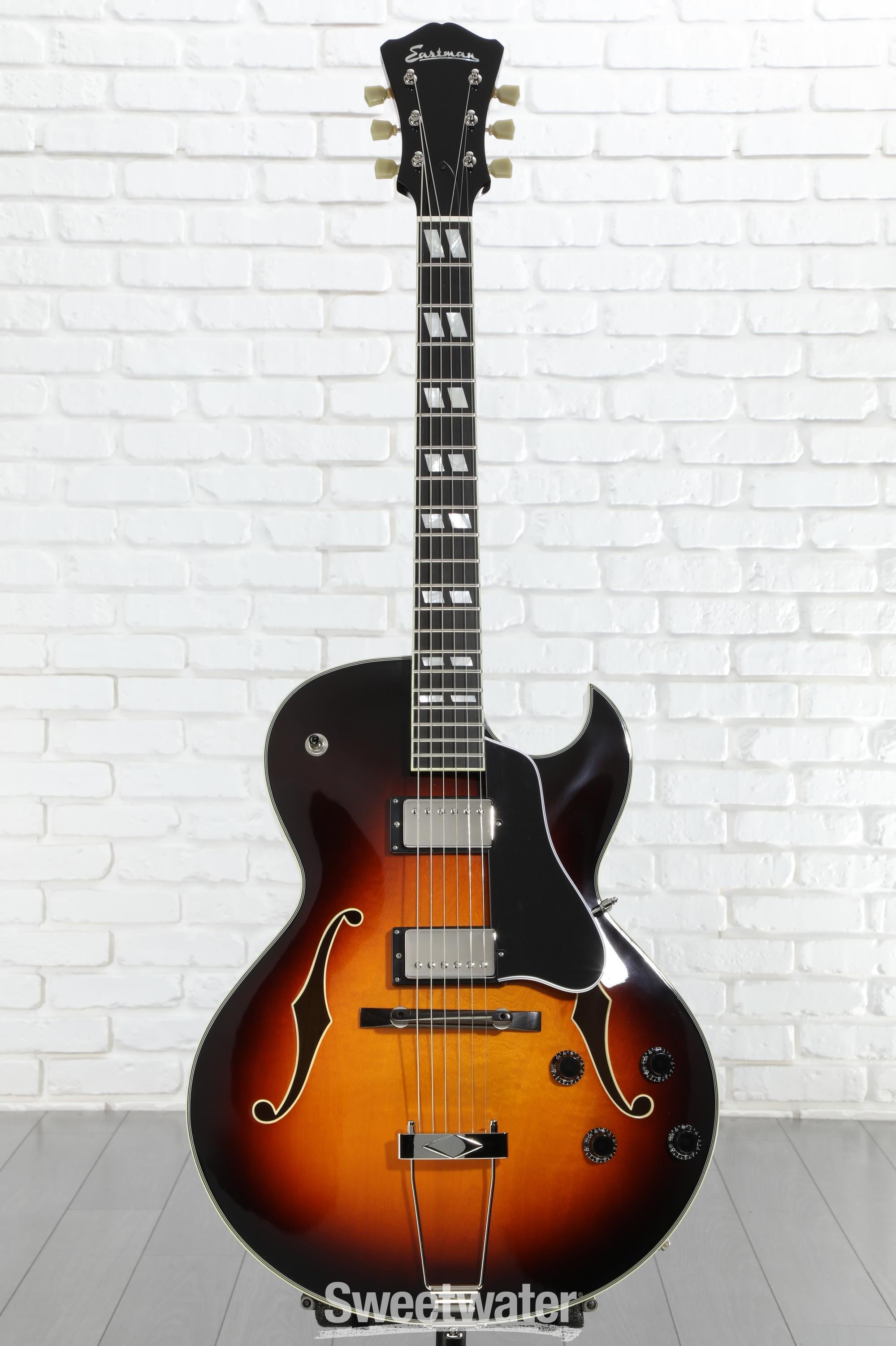 Eastman Guitars AR372CE Archtop Hollowbody Electric Guitar