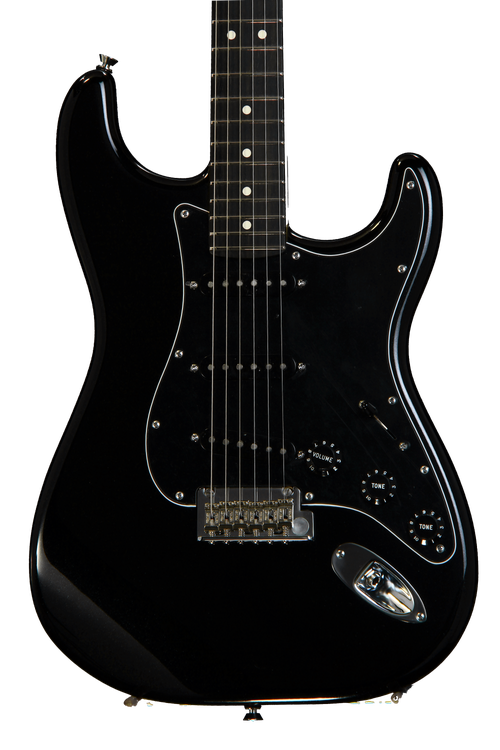 Blackout stratocaster store