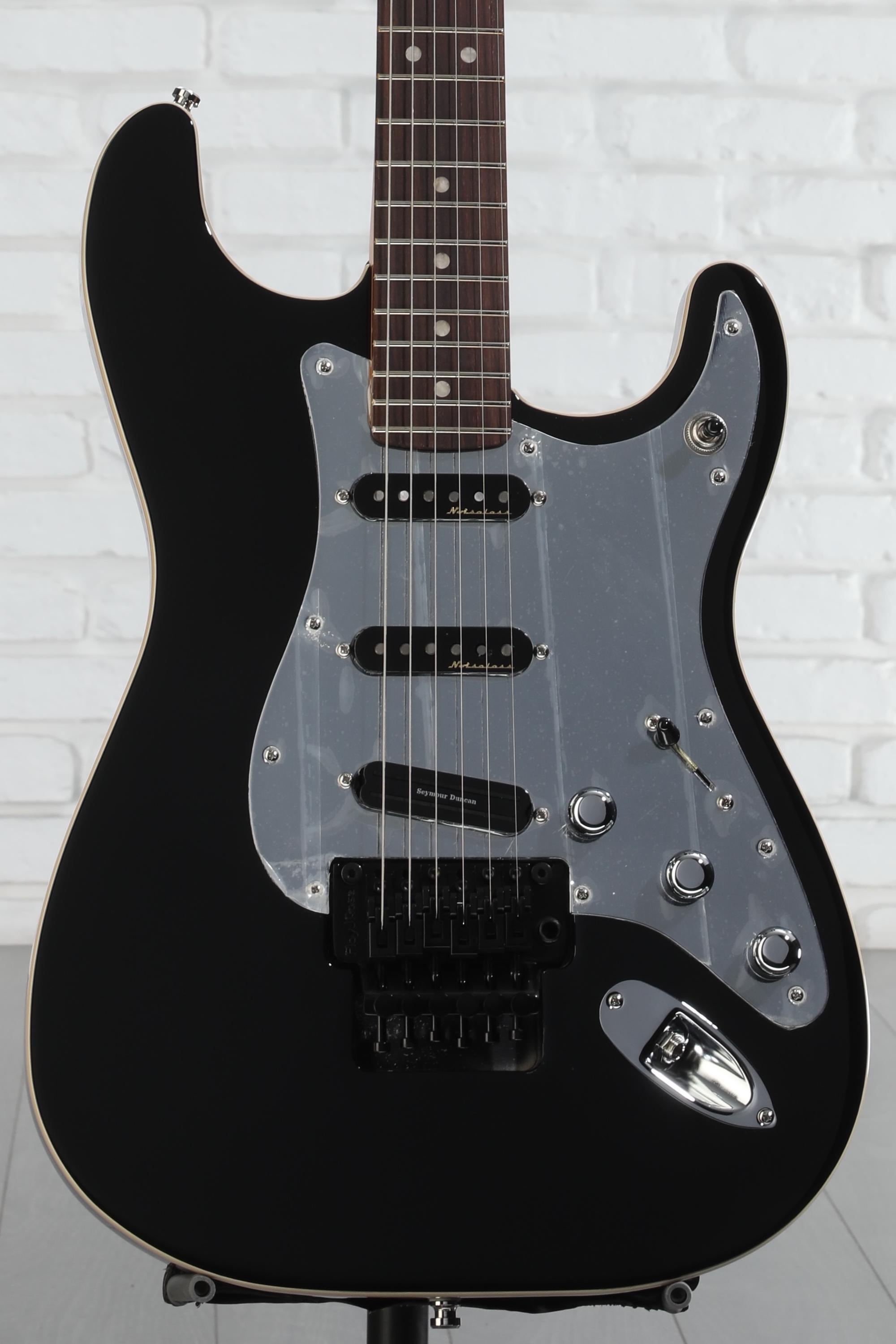 ゆ*ち様 Fender Tom Morello stratocaster cus Fender Tom Morello Stratocaster with Case | American Musical