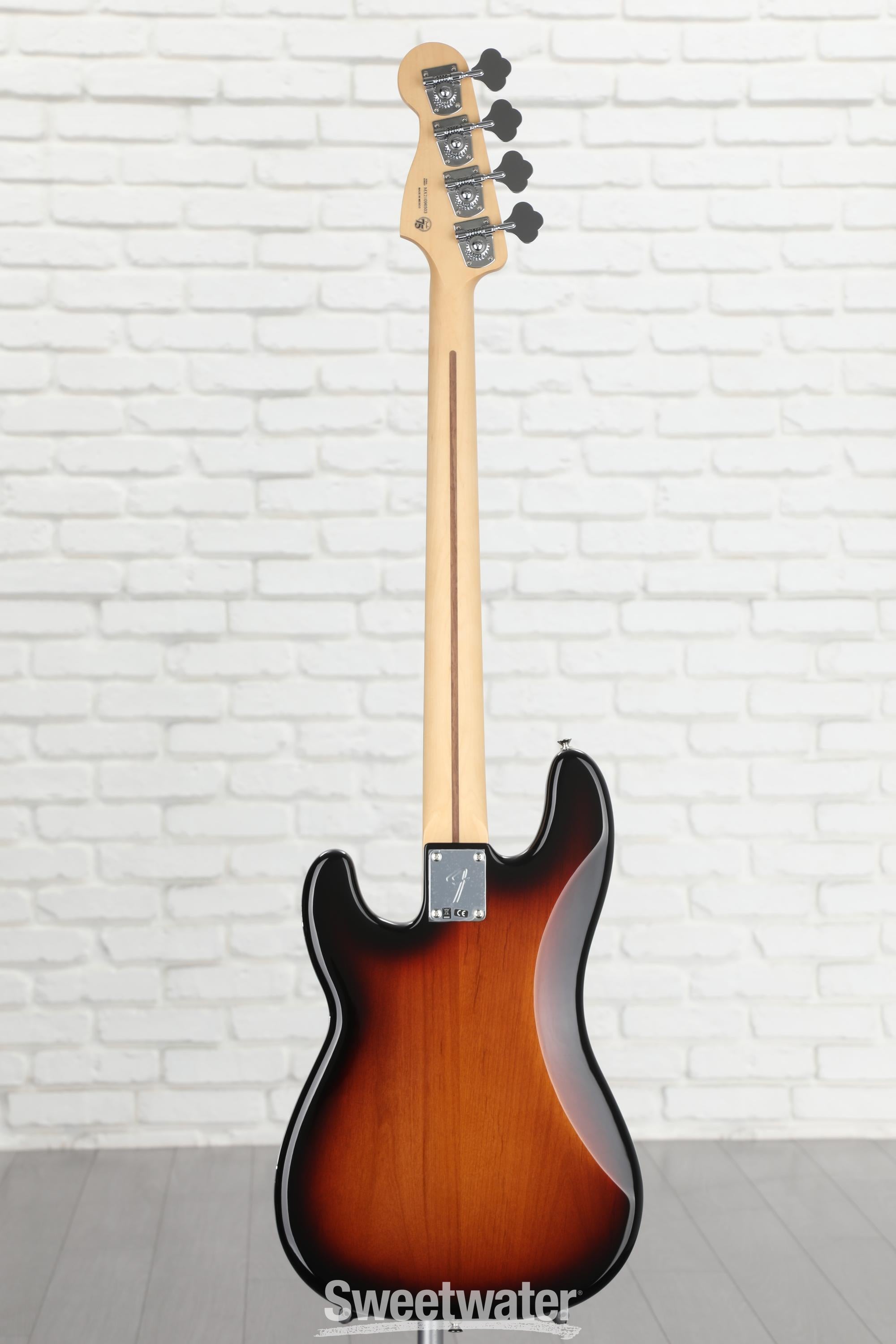 Fender Player Precision Bass - 3-Tone Sunburst with Pau Ferro