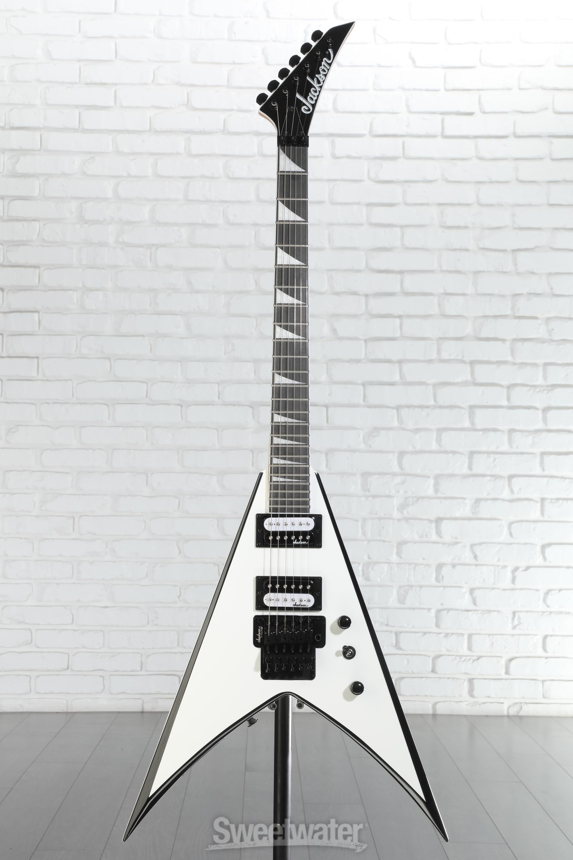 【美品】Jackson KING V VS32 White with Black Jackson JS Series King V JS32 - White with Black Bevels Reviews