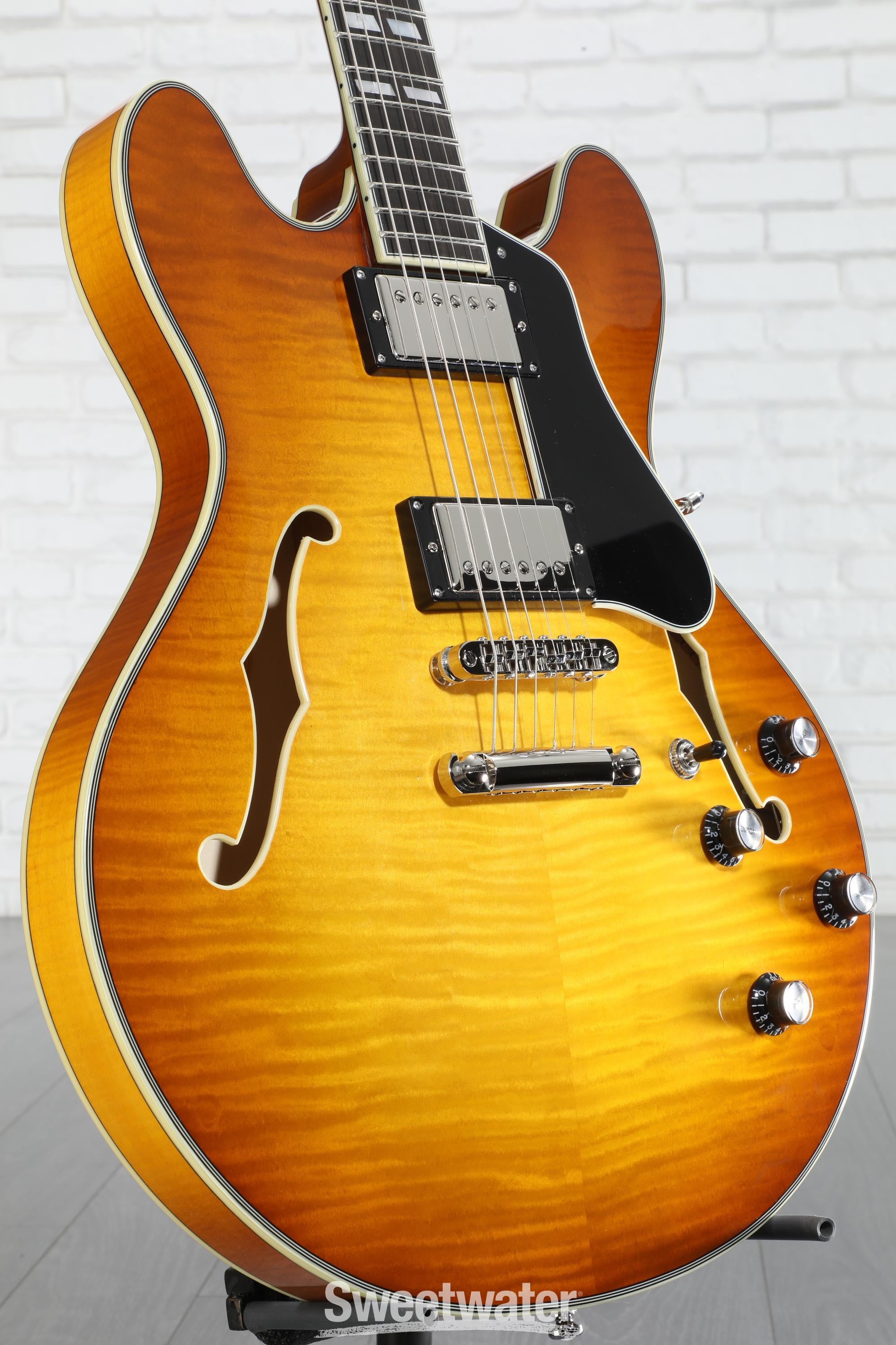 Eastman Guitars T486-GB Thinline Semi-hollowbody Electric Guitar