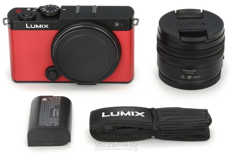 Panasonic Lumix DC-S9 Camera Kit with 18-40mm F4.5-6.3 Lens - Crimson Red