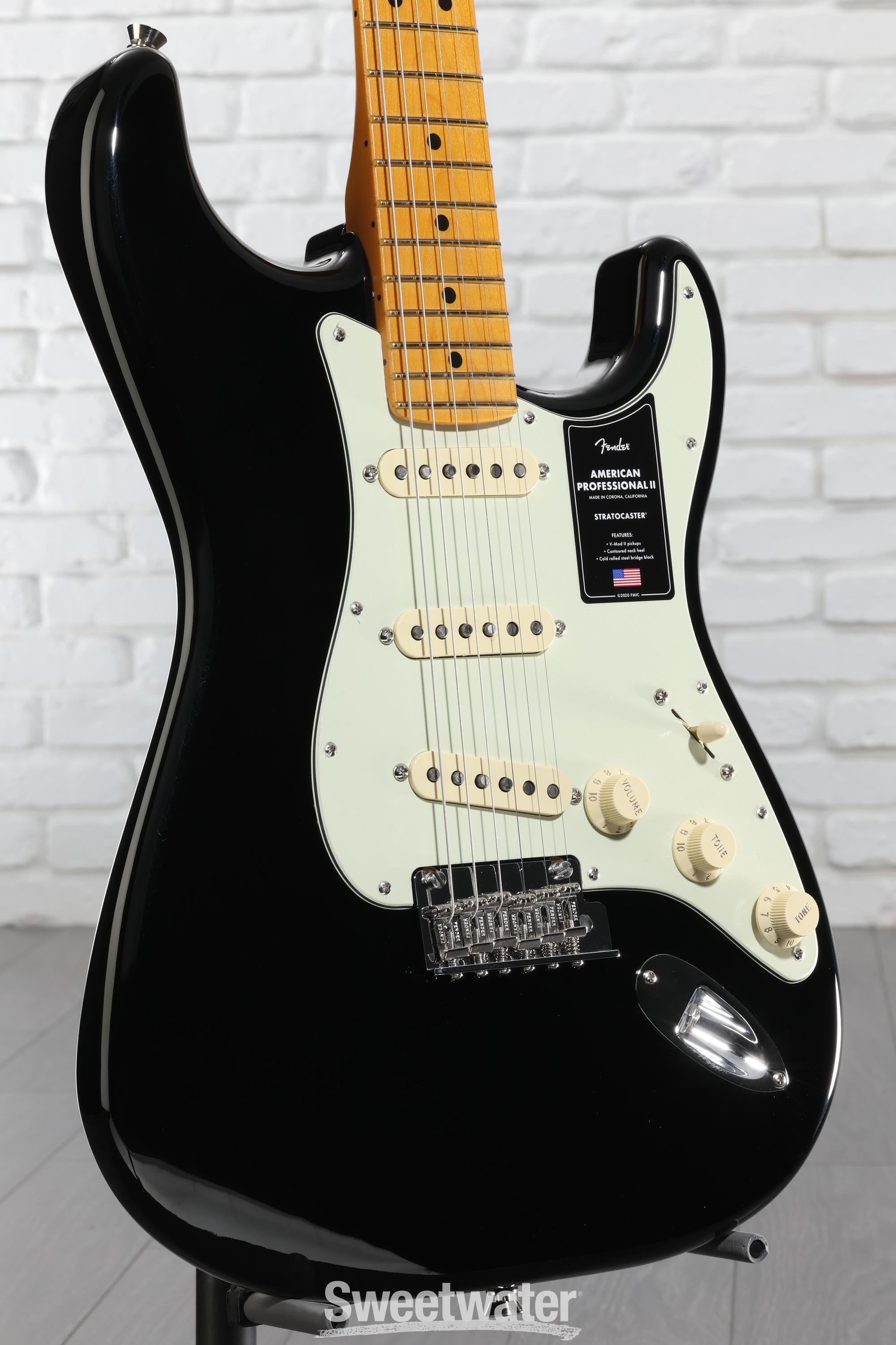 ギター [izk]Professional II Stratocaster(DN) Fender American Professional II Stratocaster - Black with Maple