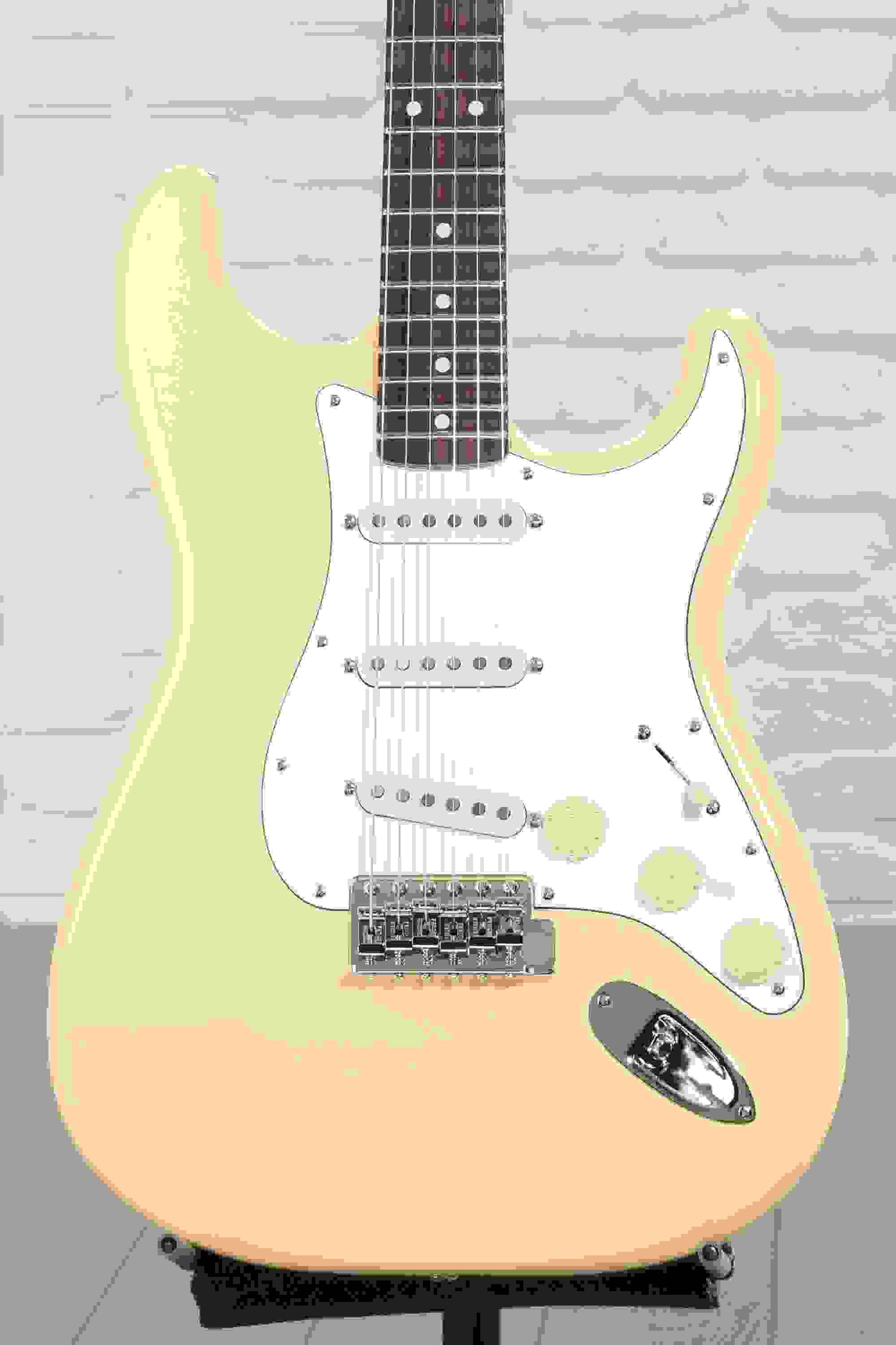 Fender Yngwie Malmsteen Stratocaster Electric Guitar - Vintage White with Rosewood Fingerboard