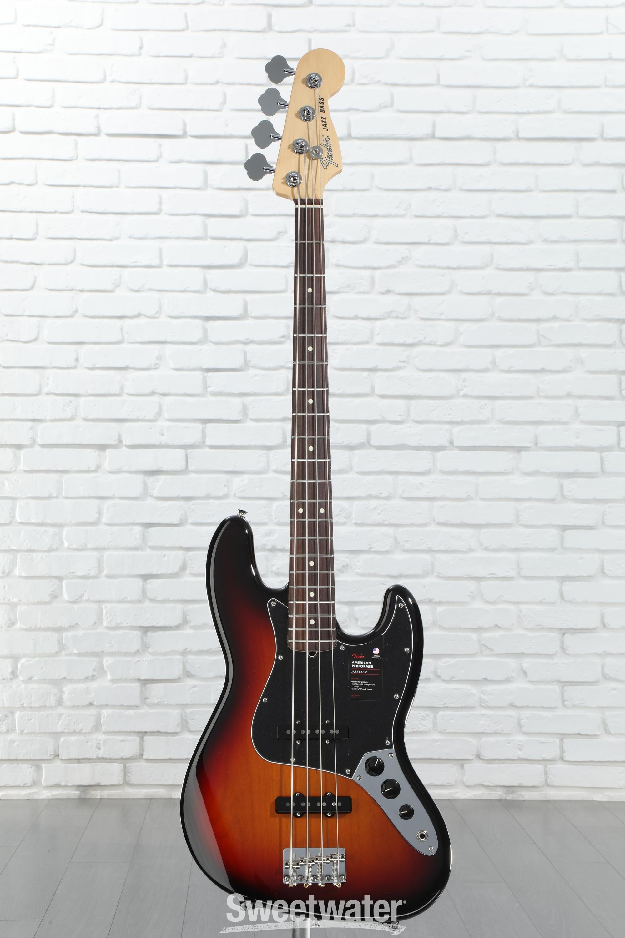 【きれいめファッション51選】上品さと清潔感をキープし Fender American Performer Jazz Bass - 3-Tone Sunburst with ベース