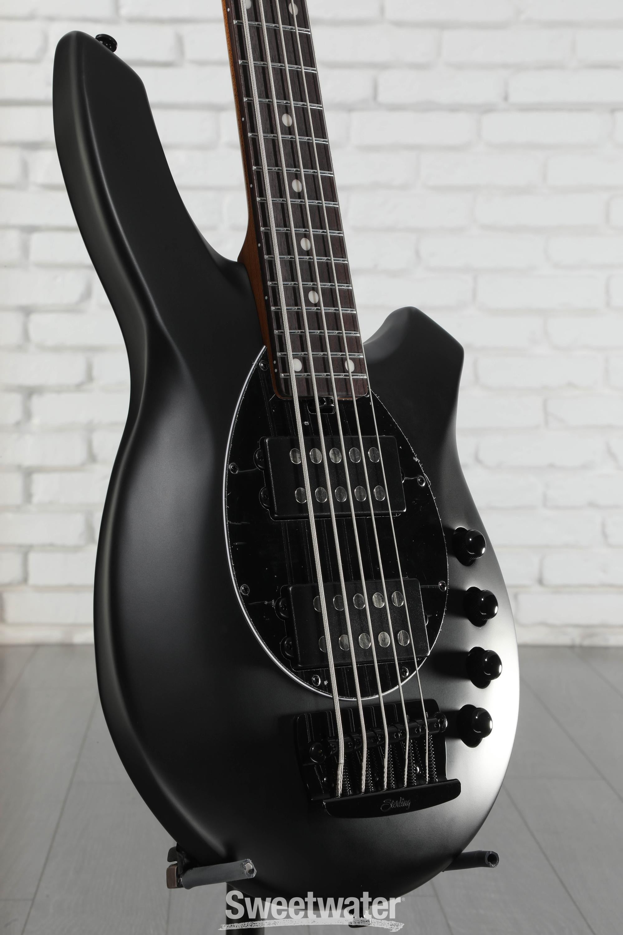 ベース Musicman Bongo 5 SH Stealth Black Ernie Ball Music Man Bongo 5 Bass Guitar - Stealth Black