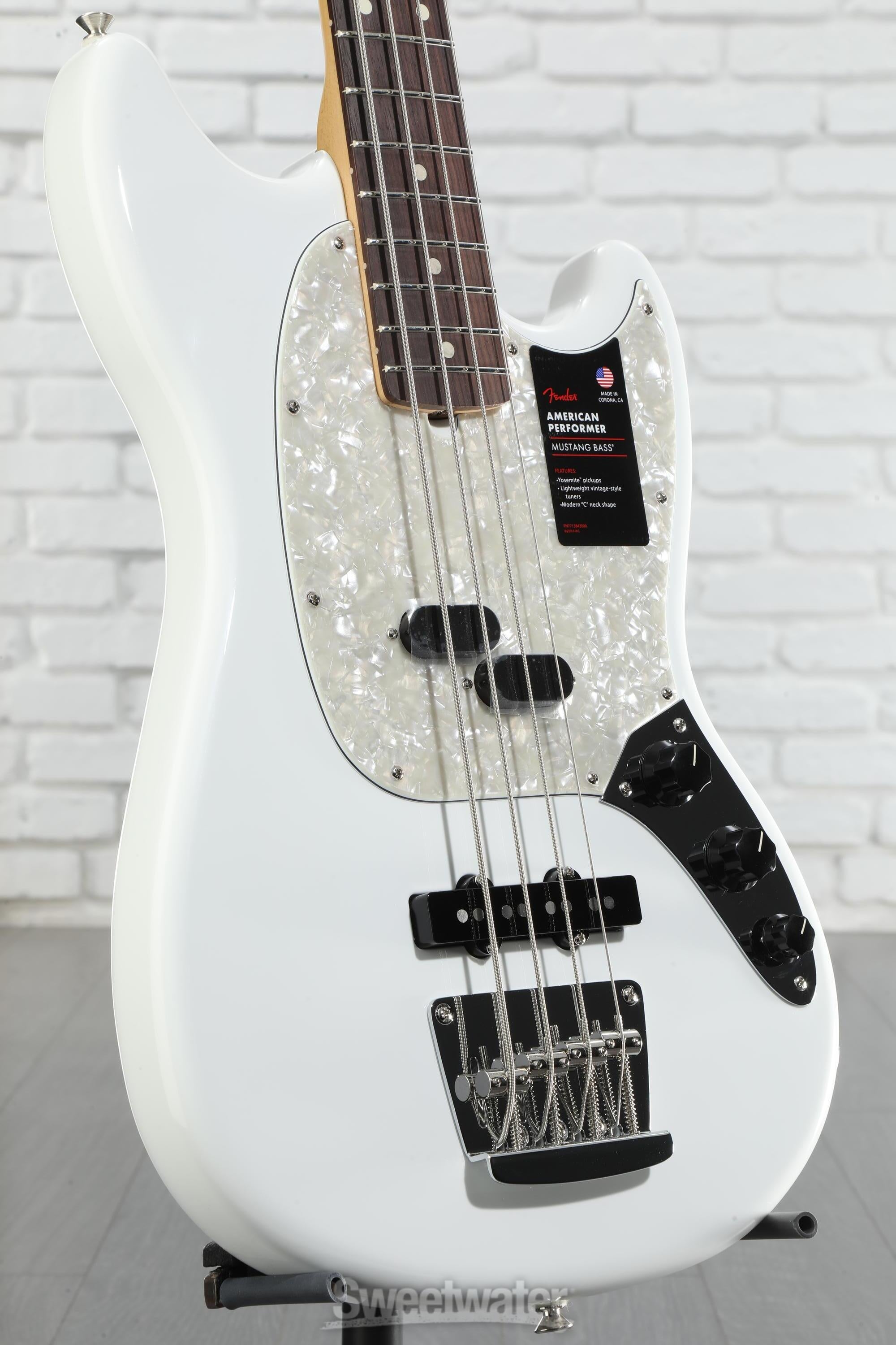 Fender American Performer Mustang Bass - Arctic White with