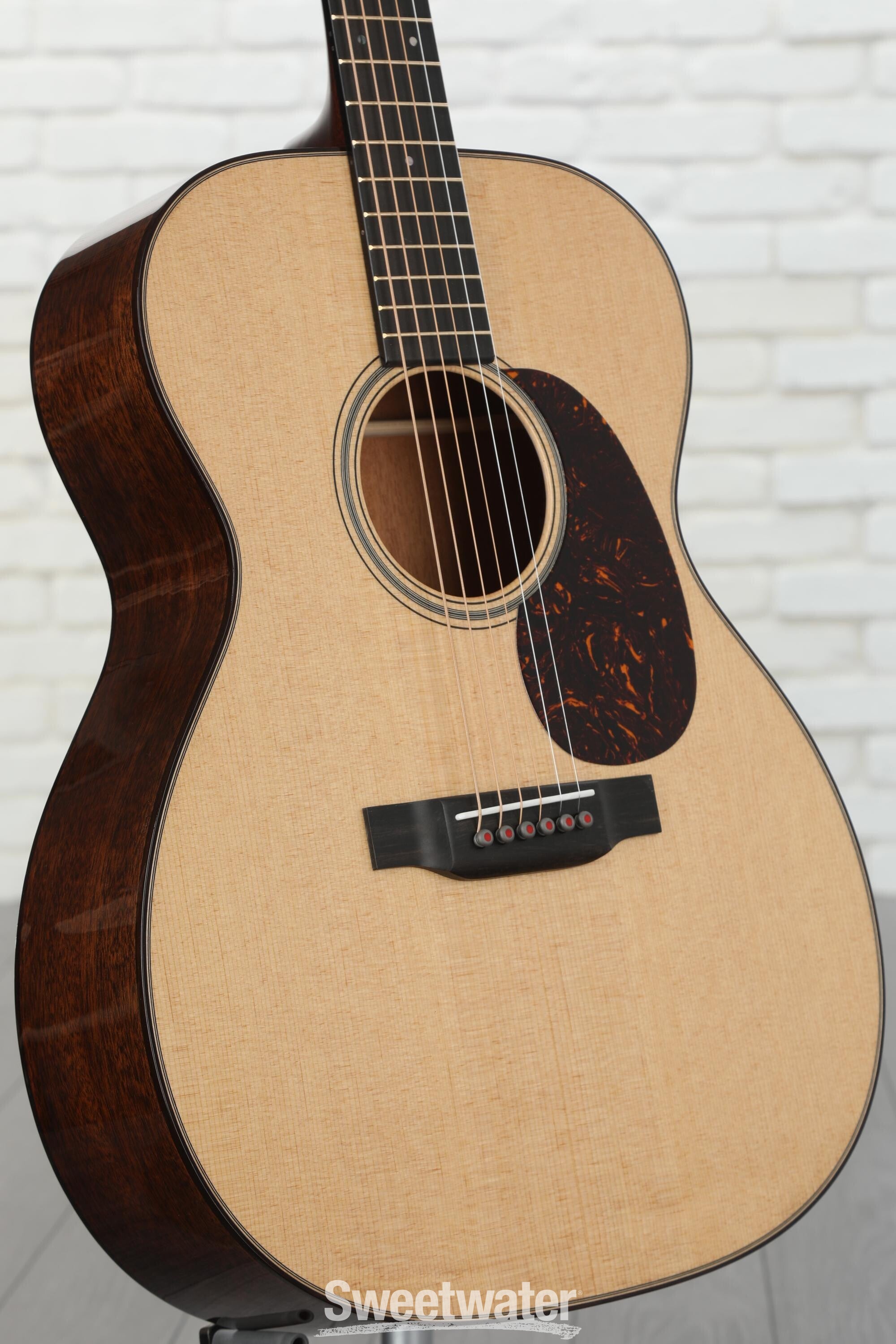 Martin 000-18 Modern Deluxe Acoustic Guitar - Natural | Sweetwater