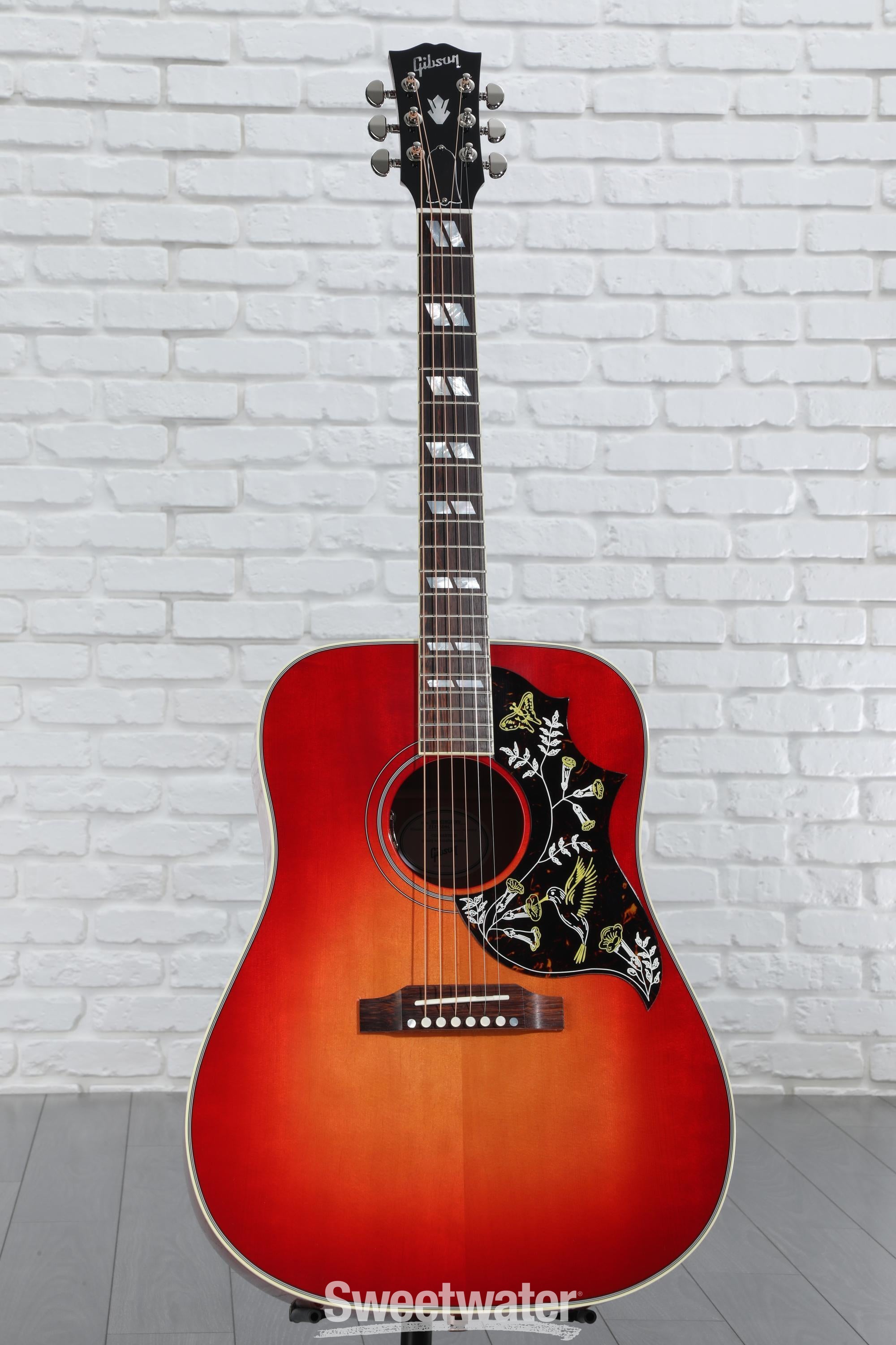 Gibson Hummingbird(12年/黒) Gibson The Distinctive Hummingbird, Now in Ebony