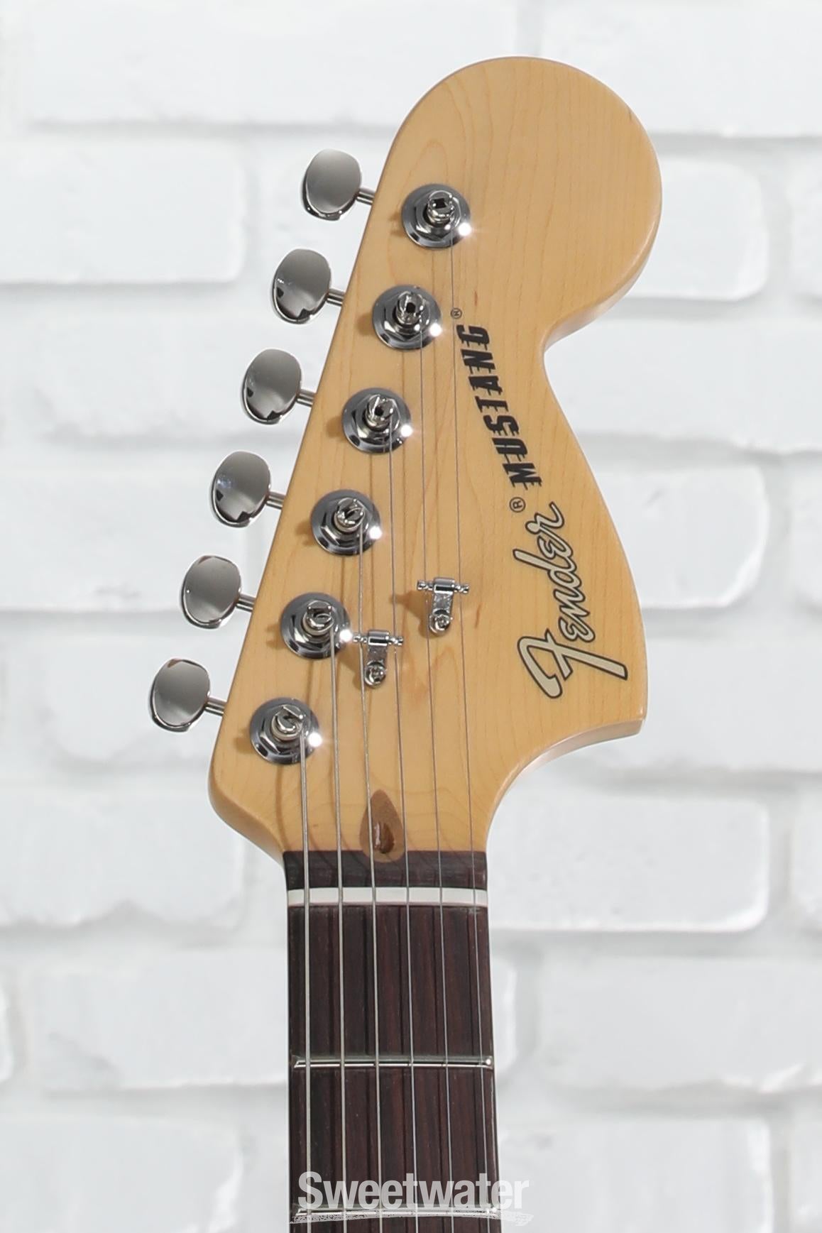 Fender American Performer Mustang - 3-Tone Sunburst with