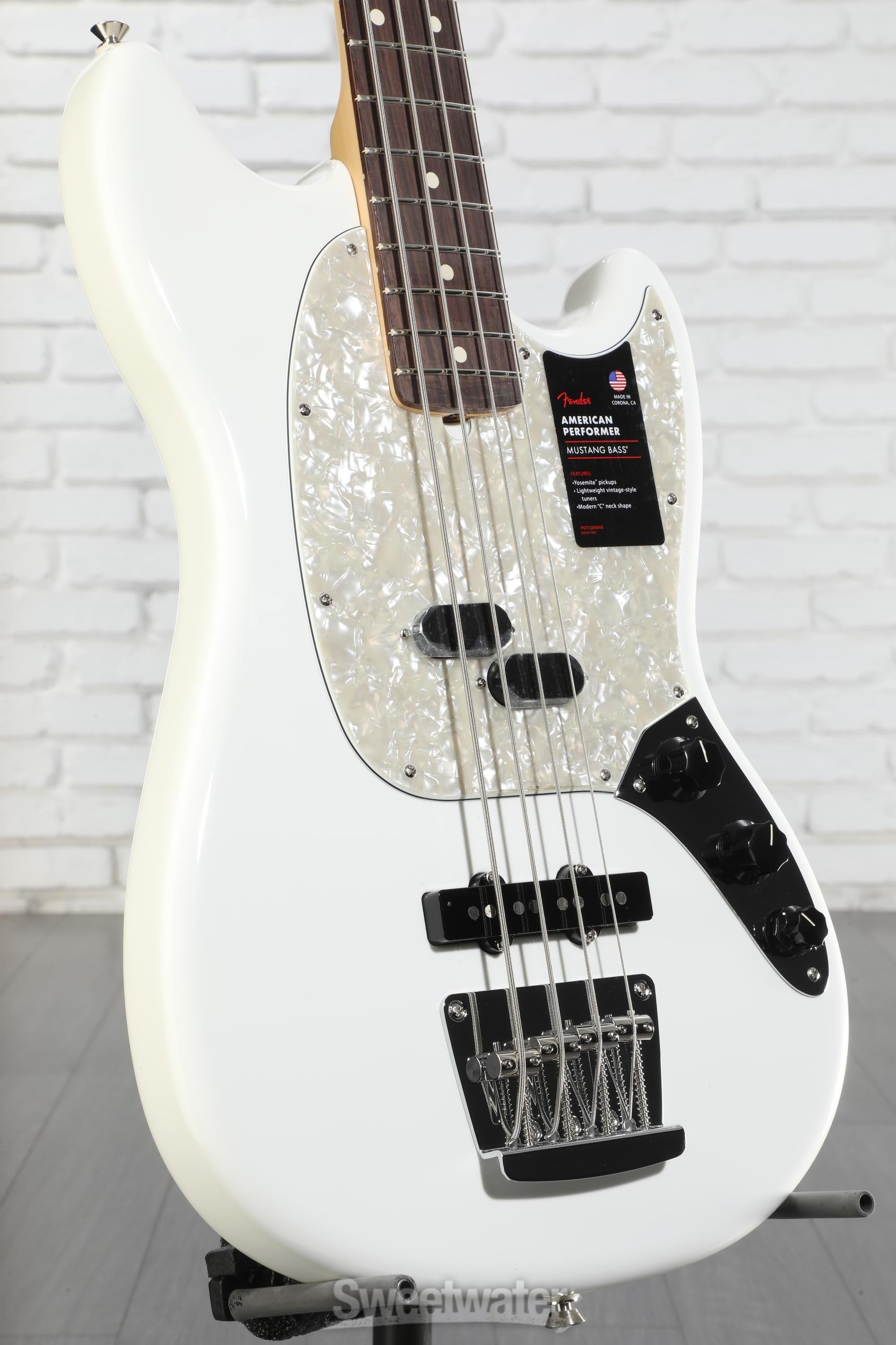 ベース Fender American Performer Mustang Bass Fender American Performer Mustang Bass - Arctic White with