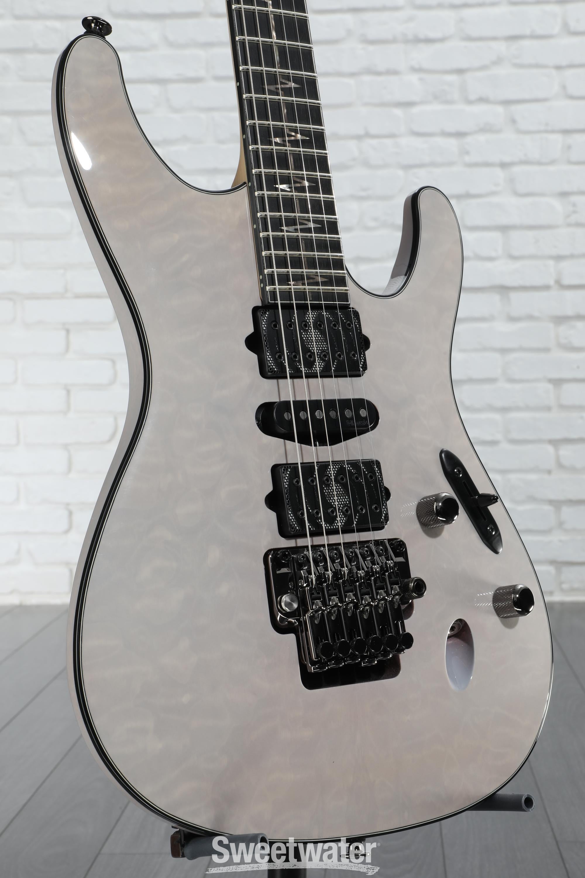 jinta！ Ibanez JIVAX2 Nita Strauss Signature Ghost 2023 | The Music Zoo