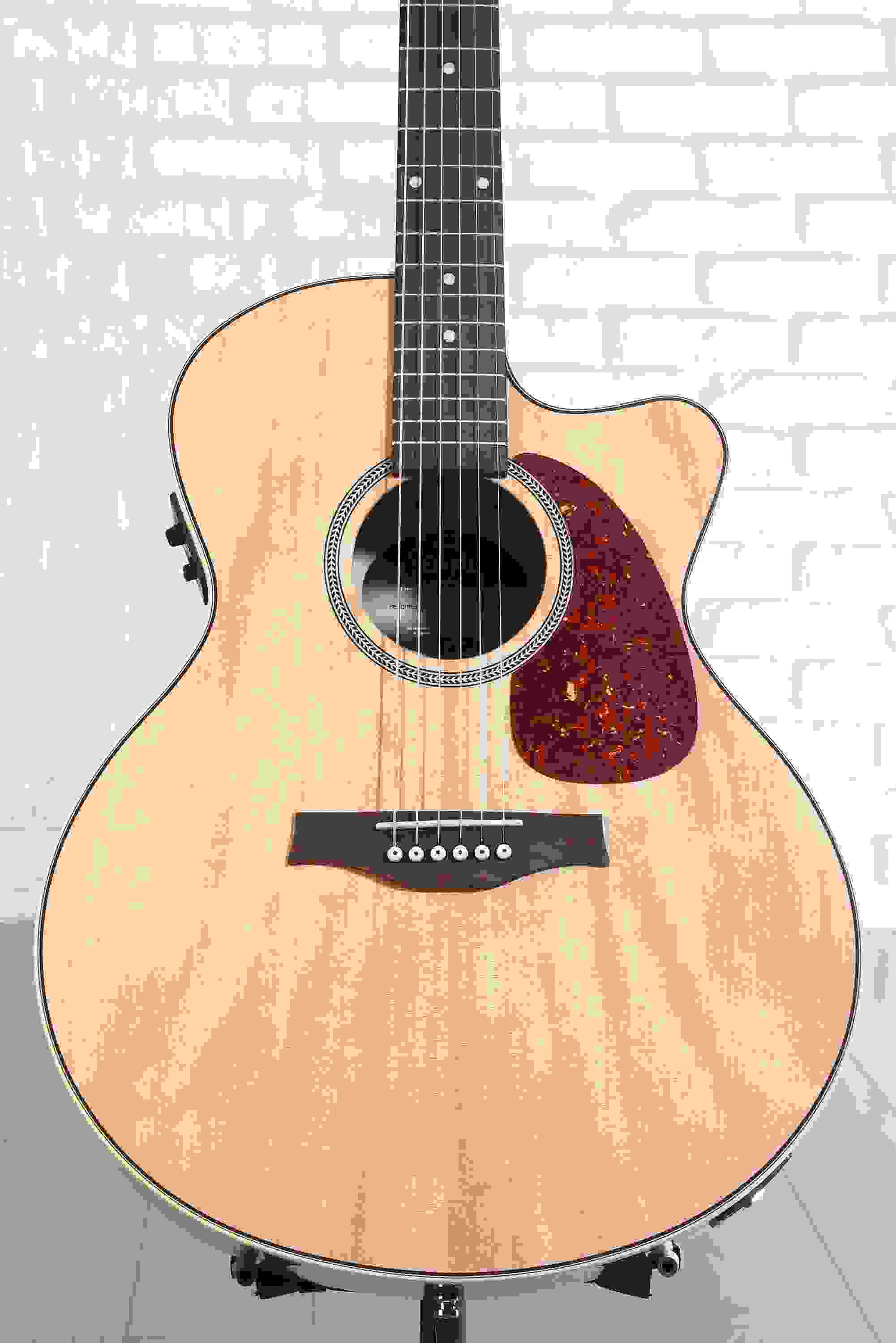 Seagull Guitars Performer Cutaway Mini-Jumbo Flame Maple Acoustic-electric Guitar - Natural
