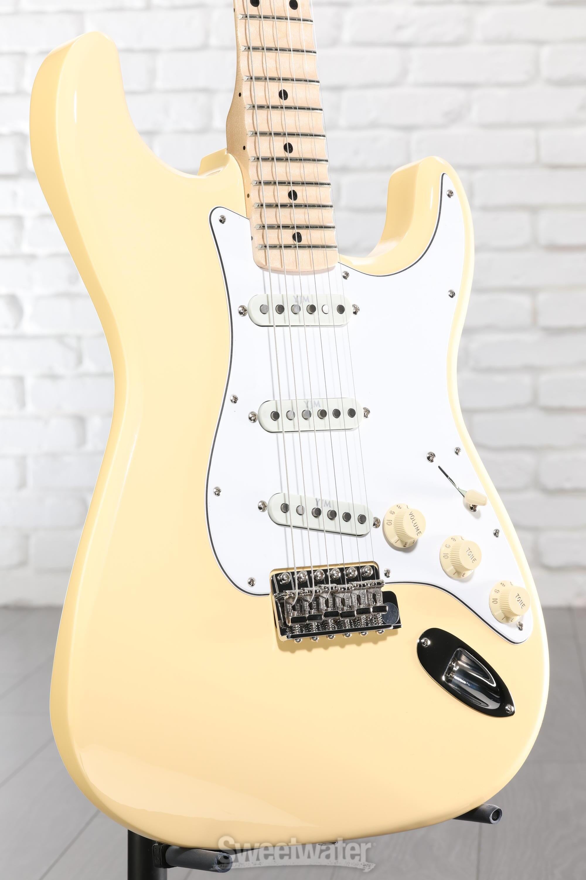 【希少】FENDER USA YNGWIE MALMSTEEN エレキギター Amazon.com: Fender Yngwie Malmsteen Stratocaster - Vintage White