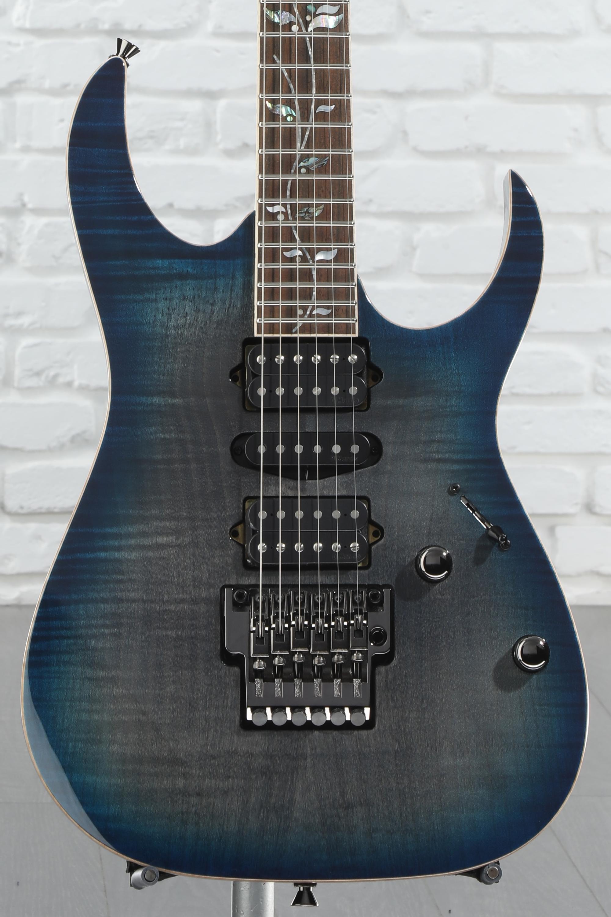 1_Full_Straight_Front_52581-