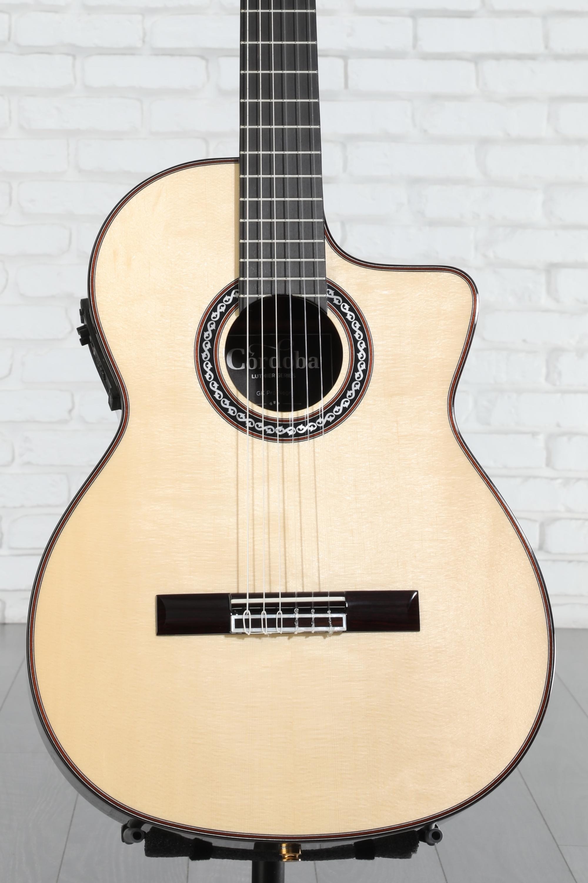 ギター Cordoba GK Pro Negra Cordoba GK Pro -Cutaway Negra Flamenco Guitar -Fishman ProBlend Preamp