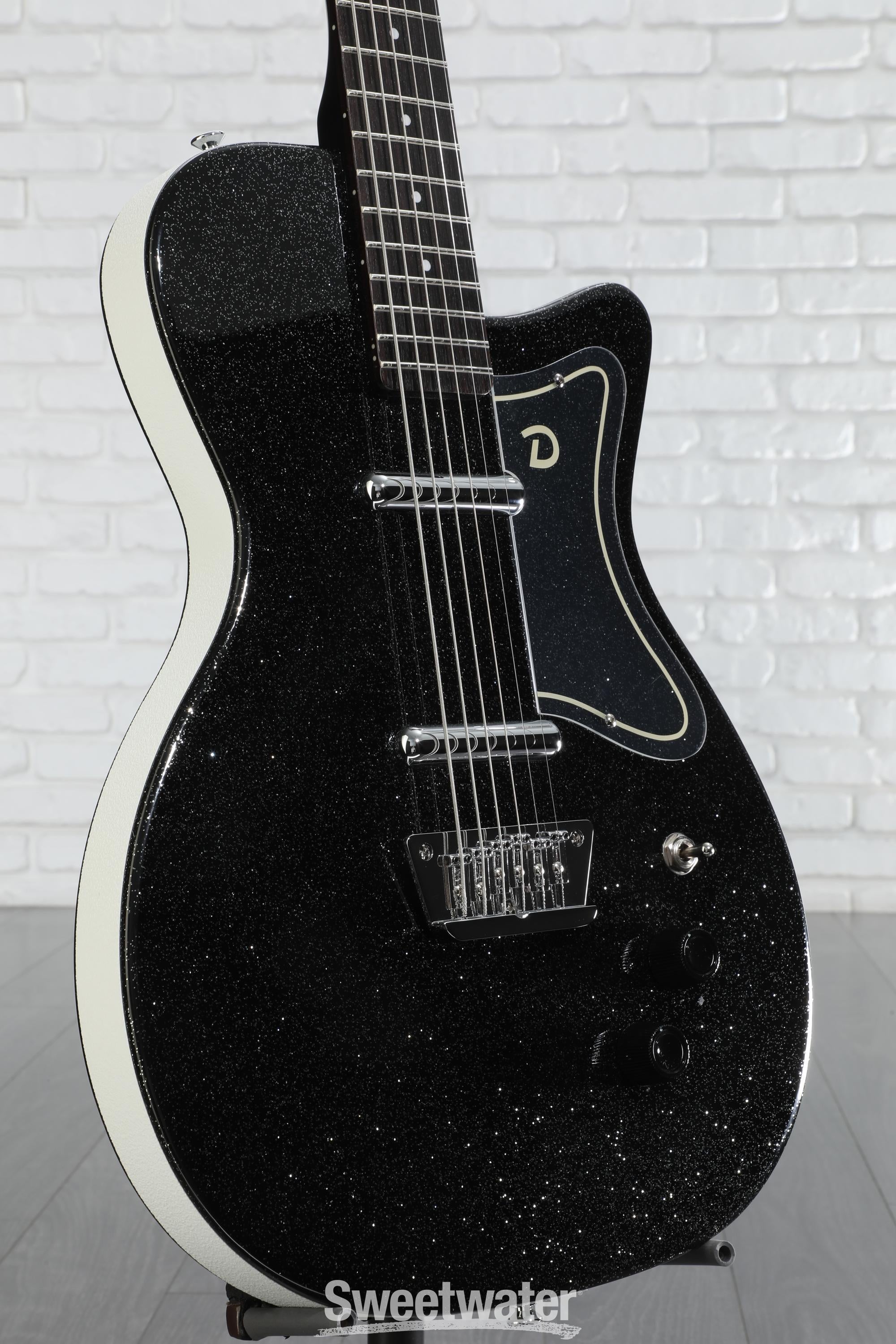 DANELECTRO エレキギター　56-U2 ブラック シングルカット 57 DANELECTRO エレキギター 56-U2 ブラック シングルカット 57