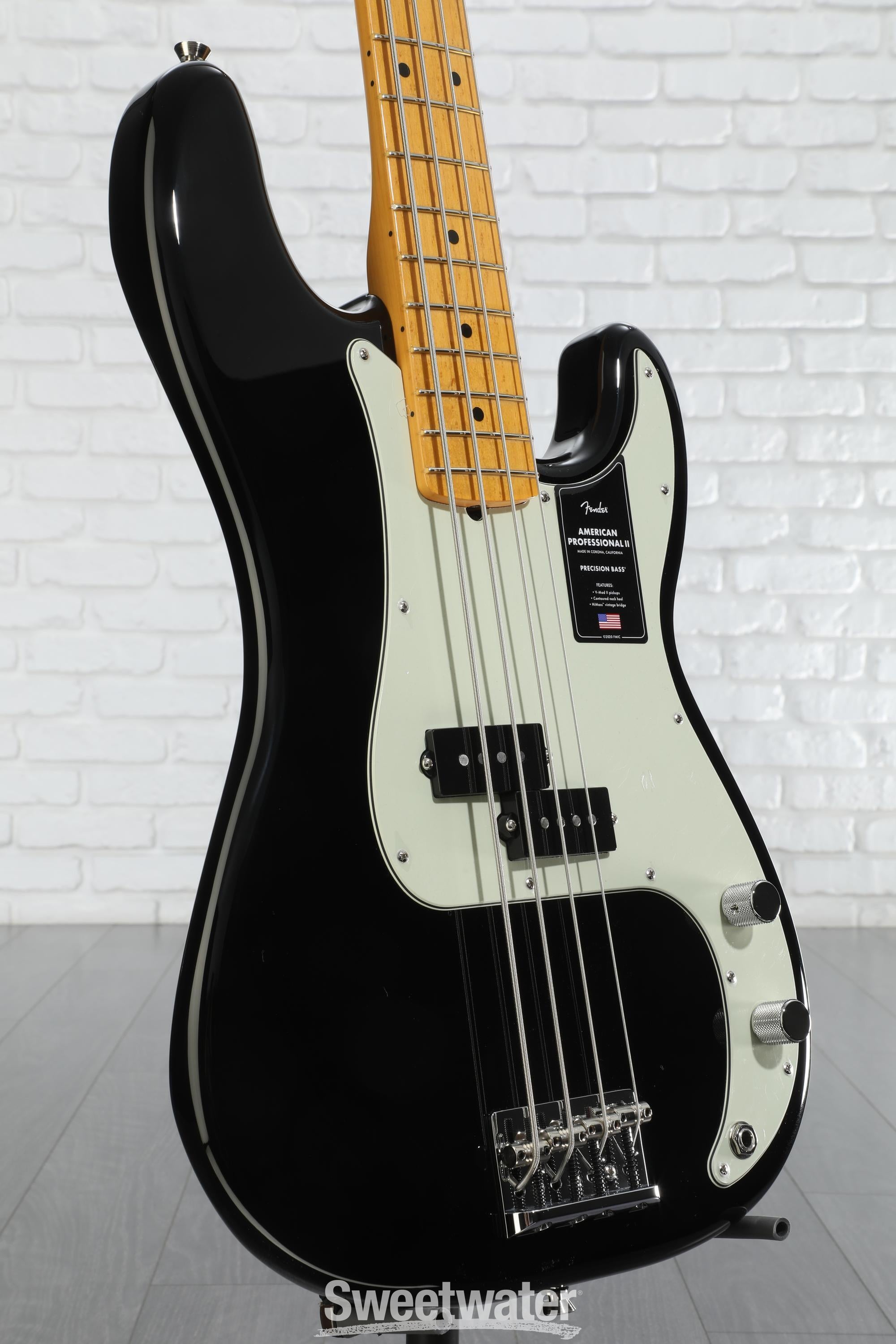 Fender American Professional II Precision Bass - Black with Maple