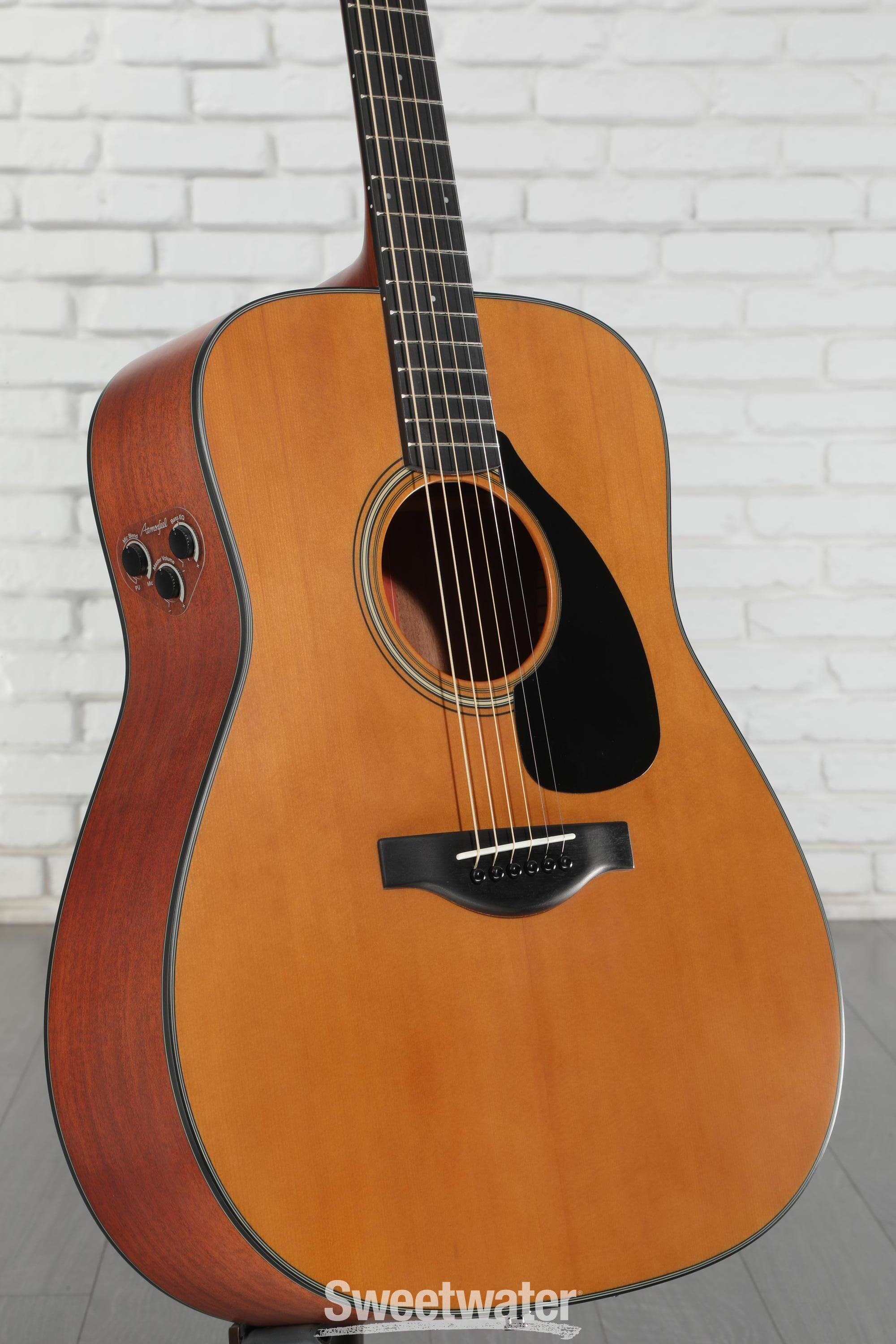 Yamaha Red Label FGX3 Acoustic Guitar - Natural Reviews | Sweetwater
