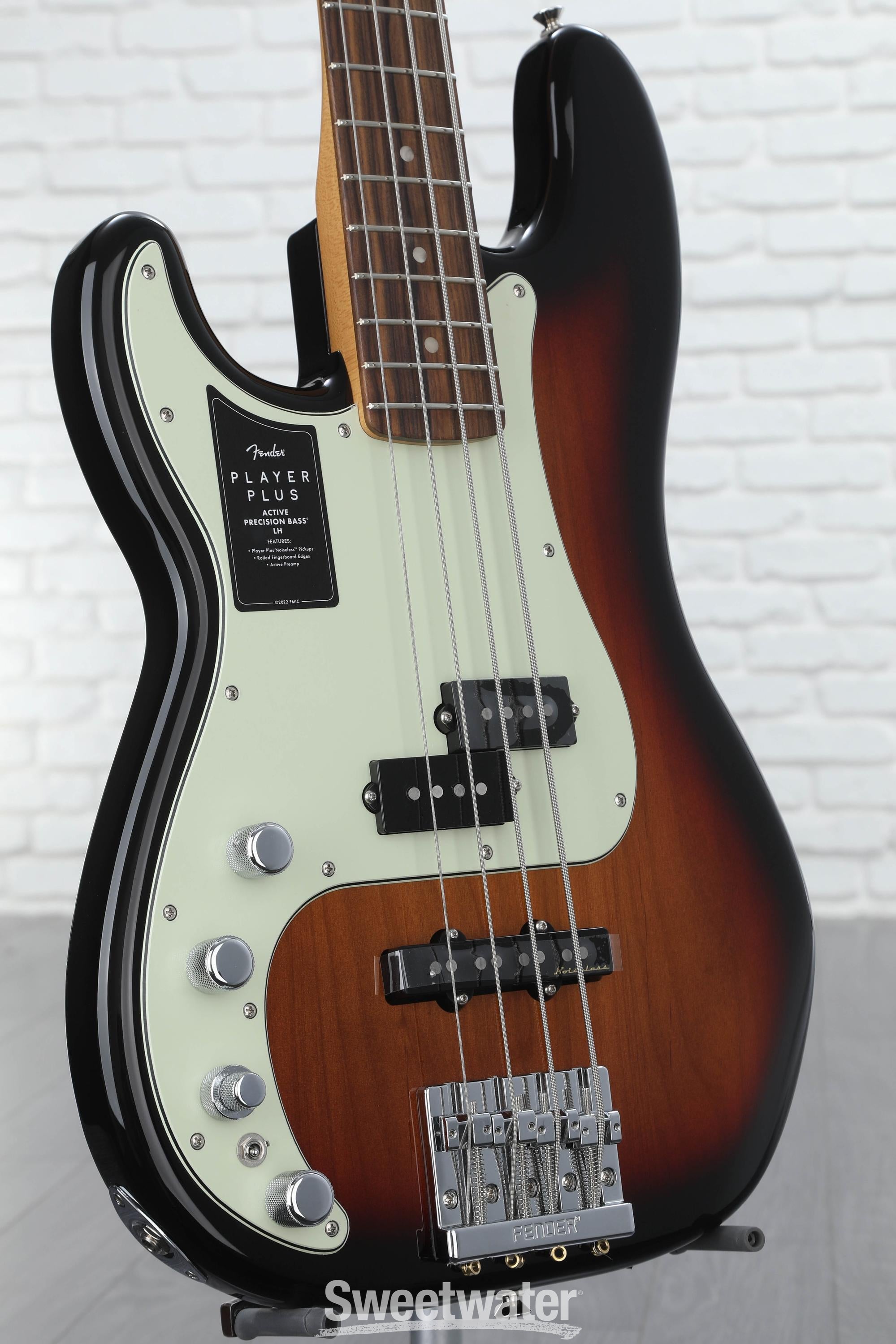 Fender Player Plus Active Precision Bass Left-handed - 3-color Sunburst  with Pau Ferro Fingerboard