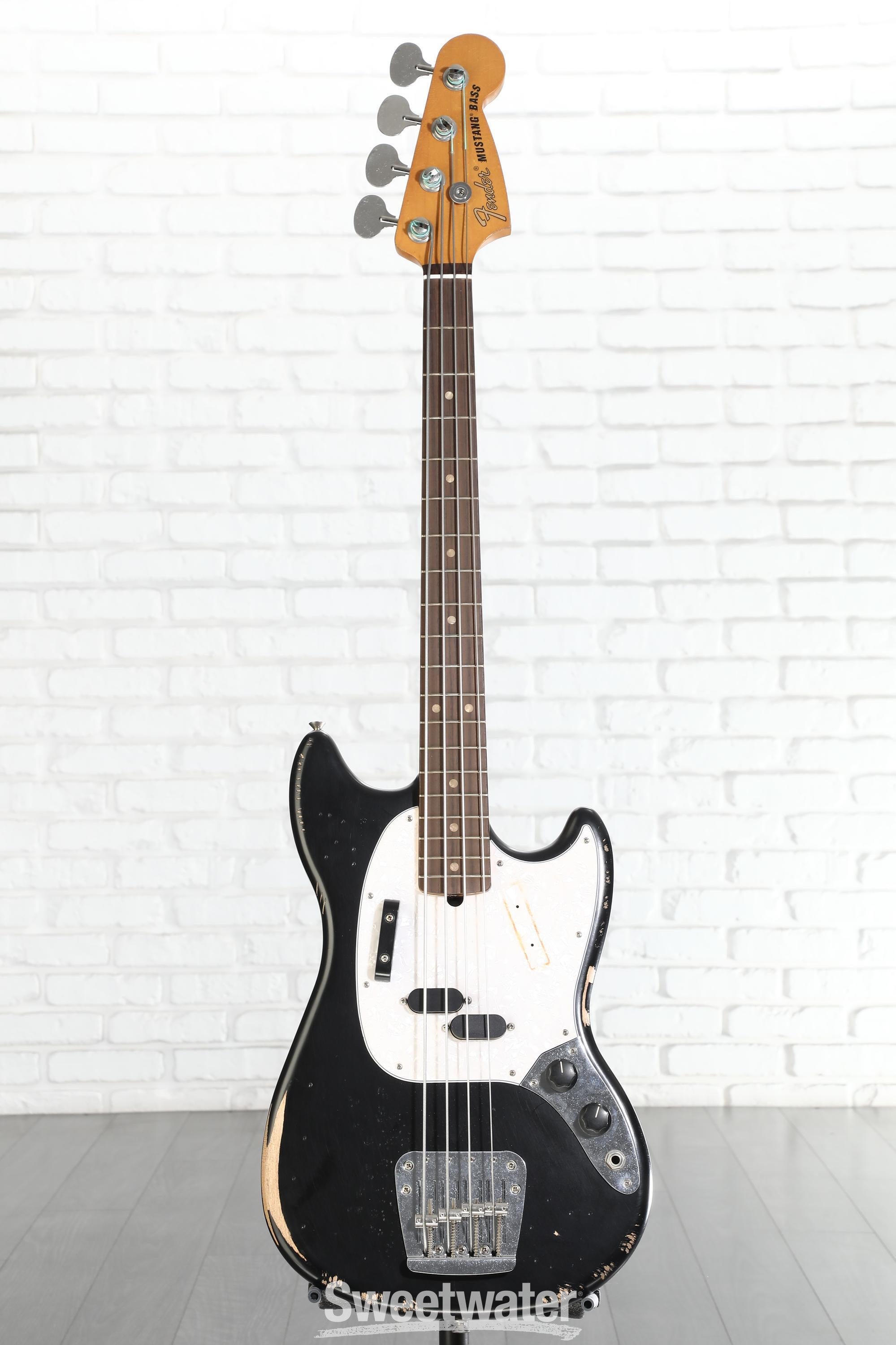 Fender JMJ Road Worn Mustang Bass Black Fender JMJ Road Worn Mustang Bass - Black | Sweetwater
