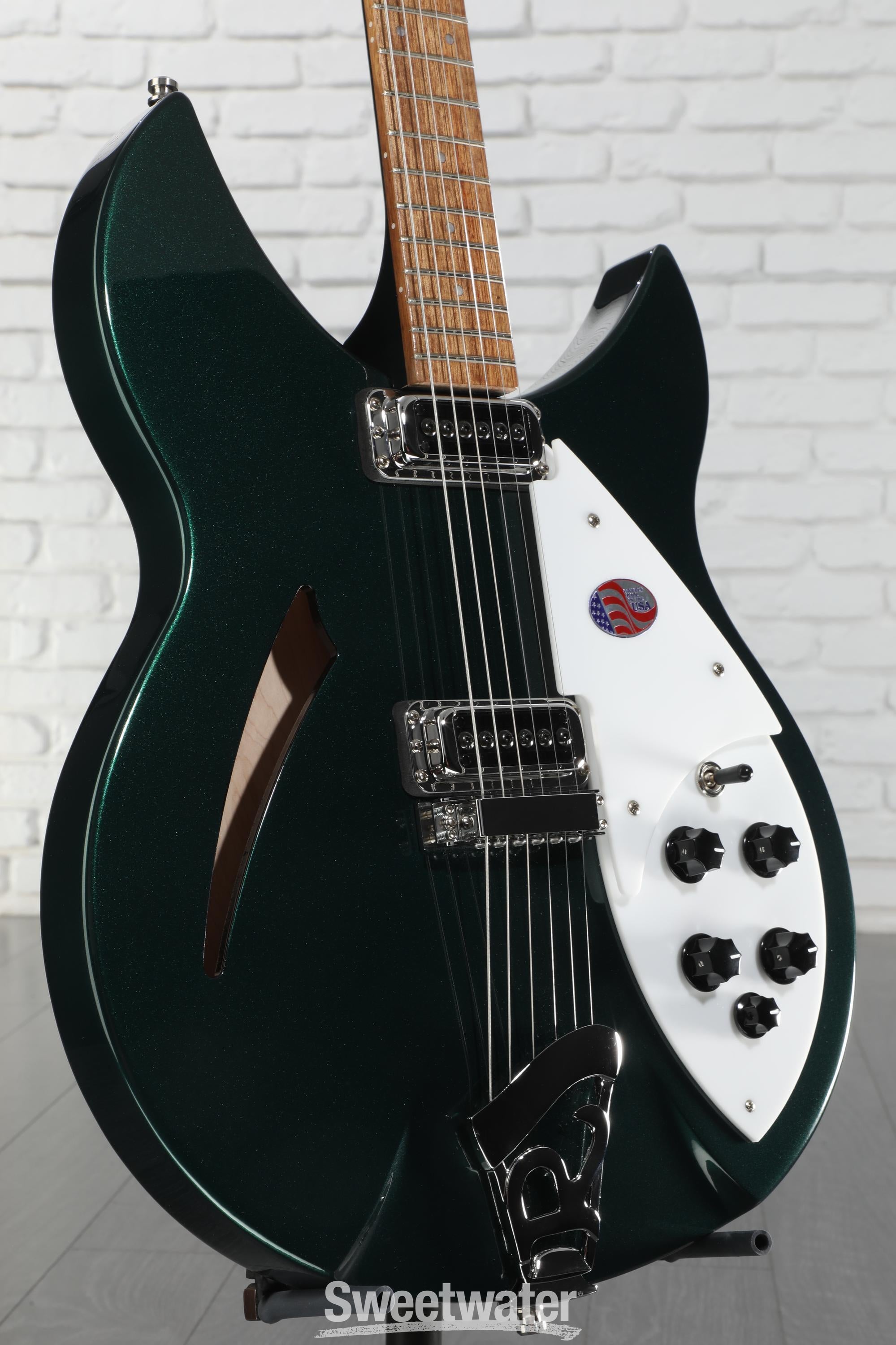 Rickenbacker 330風ギター Model 330 and Its Full, Rich Sound Quality - Rickenbacker