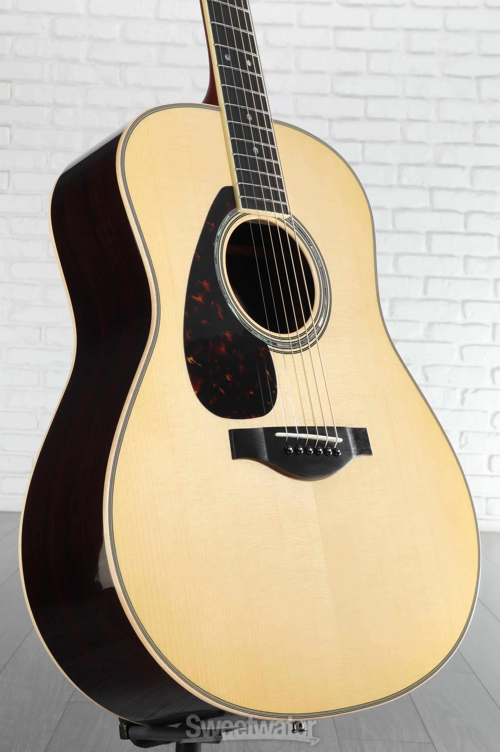 Yamaha LL16L ARE Left-handed Original Jumbo Acoustic-electric