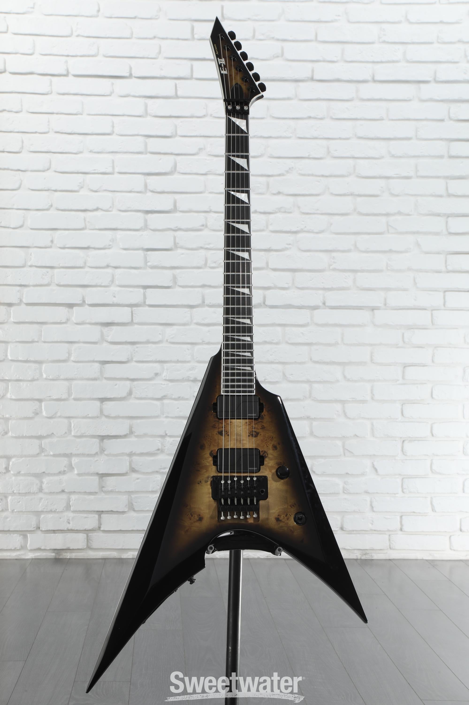 ギター ESP E-II Arrow FR BM Nebula Black Burst ESP E-II Arrow - Nebula Blackburst | Sweetwater
