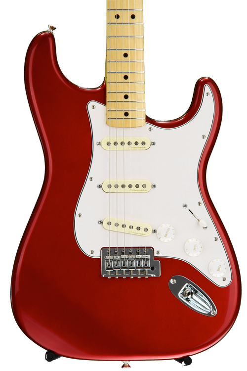 Fender Standard Stratocaster with Vintage Noiseless Pickups - Candy Apple  Red, Maple