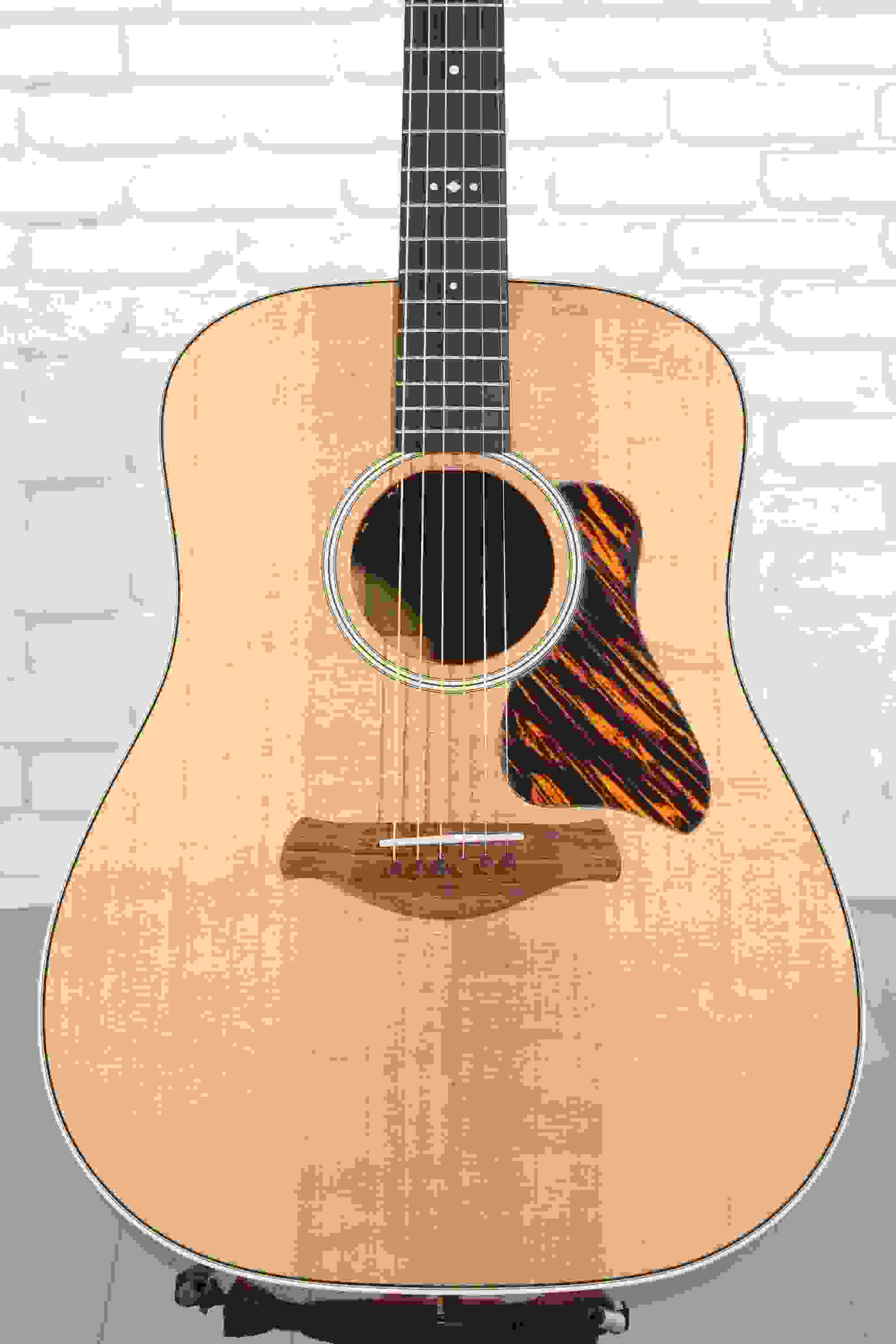 Taylor Gold Label 510e Acoustic-electric Guitar - Natural