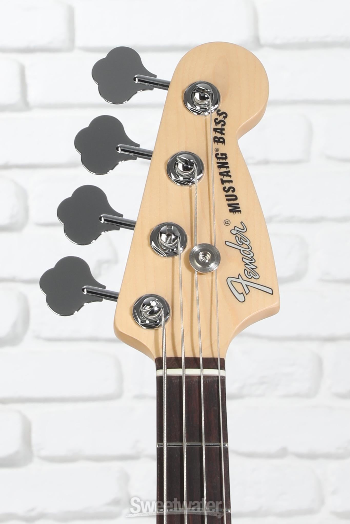 Fender American Performer Mustang Bass - Arctic White with