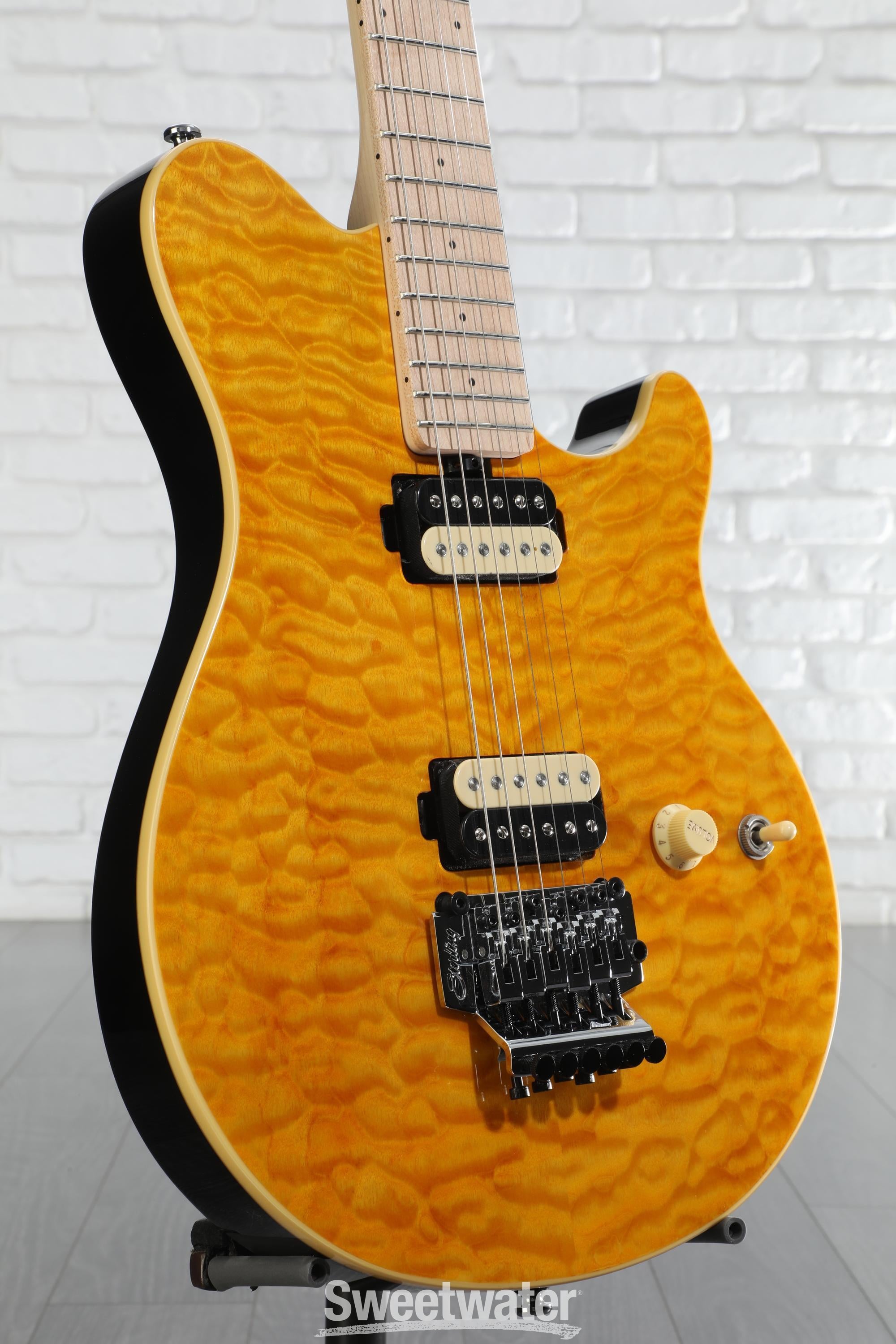 sterling by Music Man Axis トランスゴールド Sterling By MusicMan Axis Flame Maple - Trans Gold
