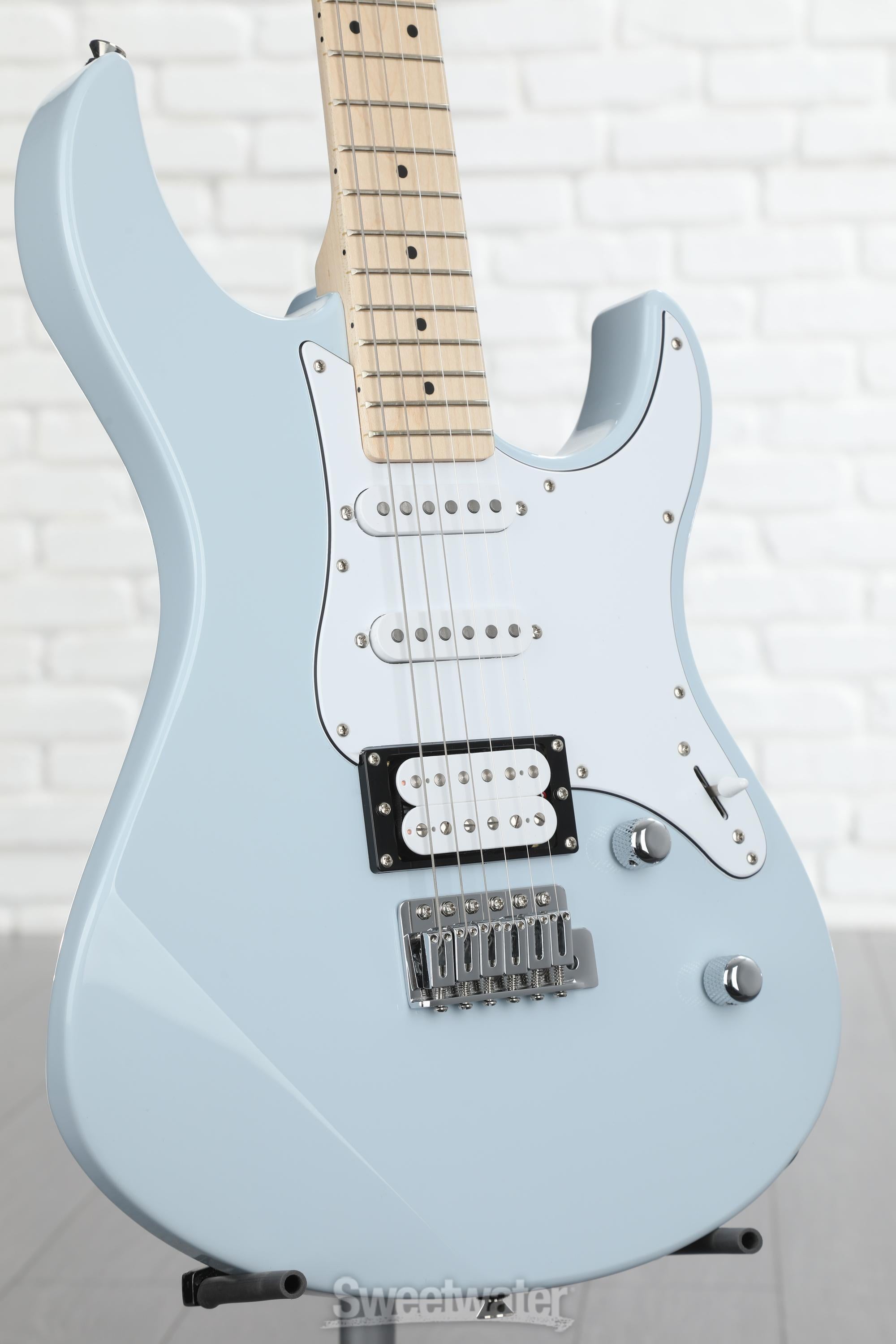 Yamaha PAC112VM Pacifica Electric Guitar - Ice Blue