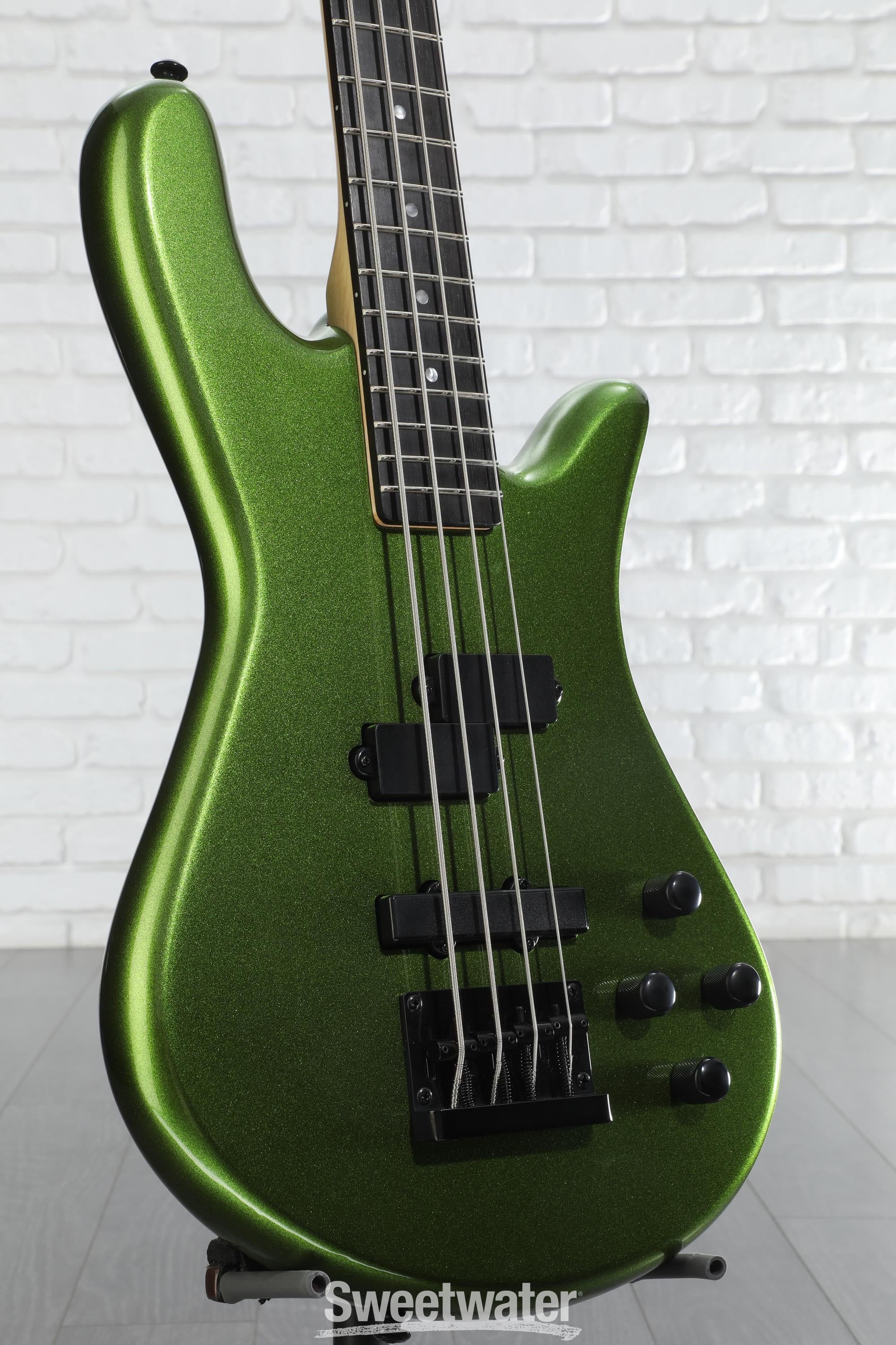 Amazon.com: Spector Performer 4 Bass Guitar - Silver