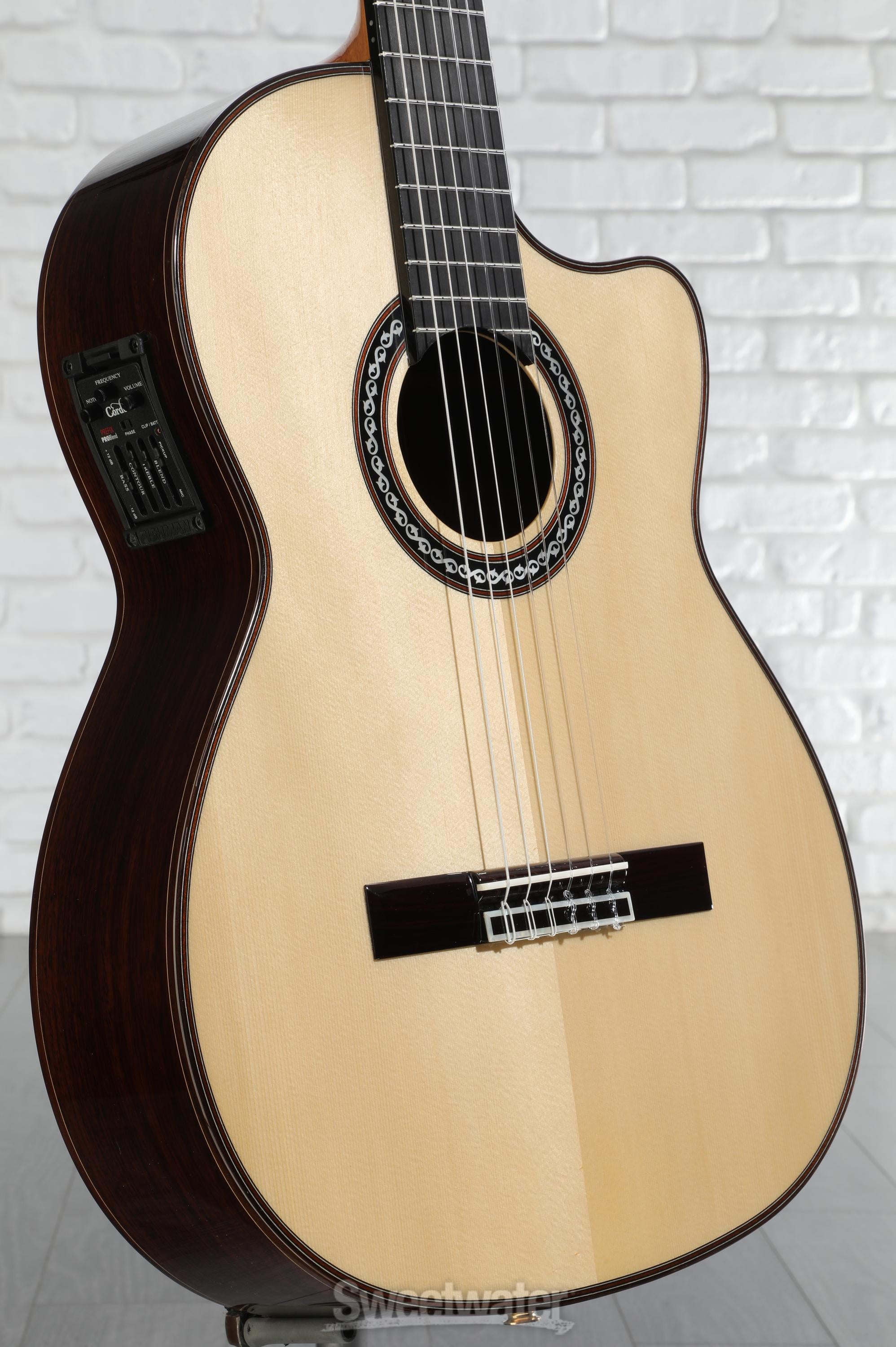 GK Pro Negra - Cordoba Guitars