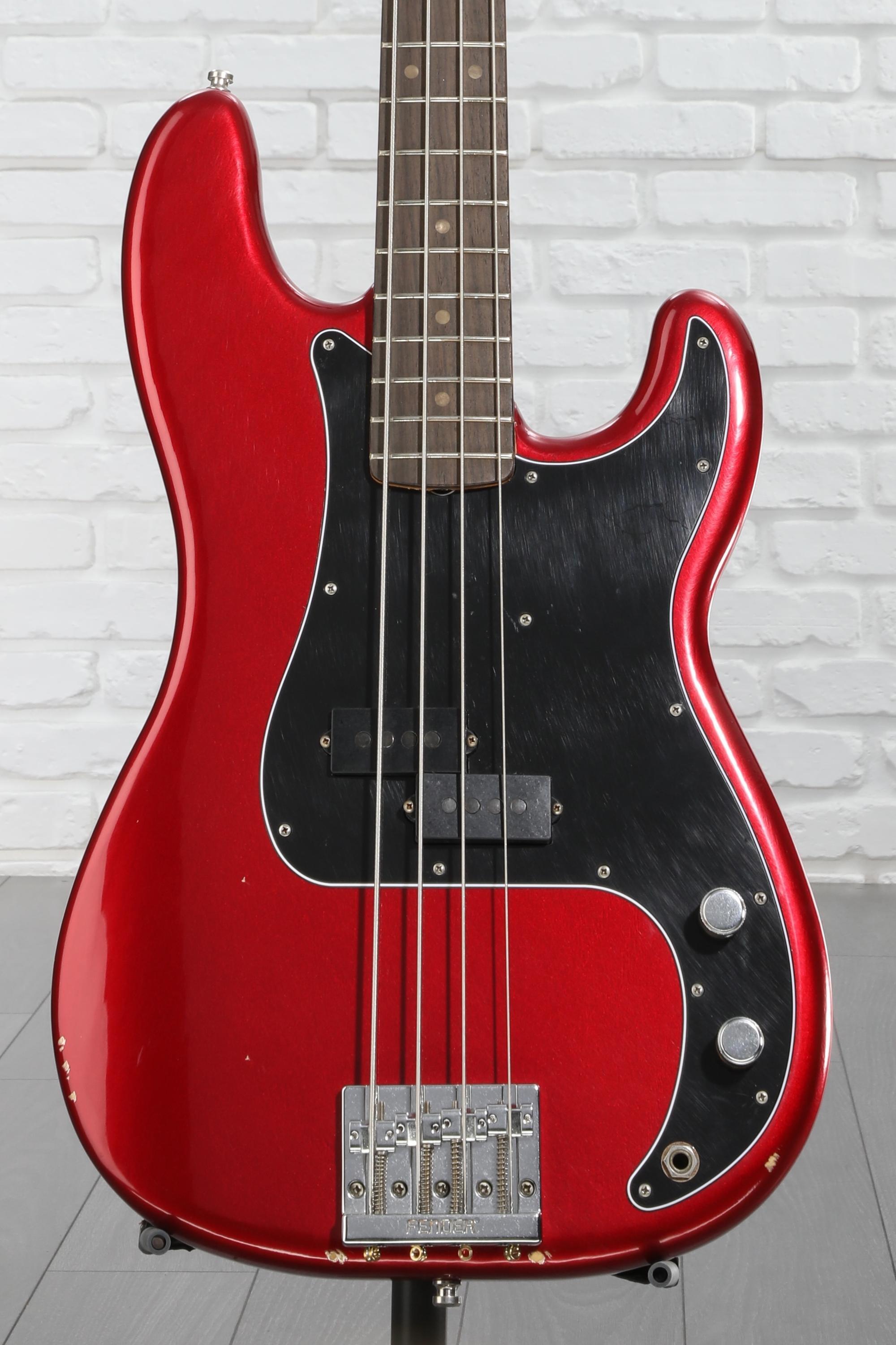 ベース Fender Road Worn NATE MENDEL P BASS Fender Nate Mendel Precision Bass - Road Worn Candy Apple