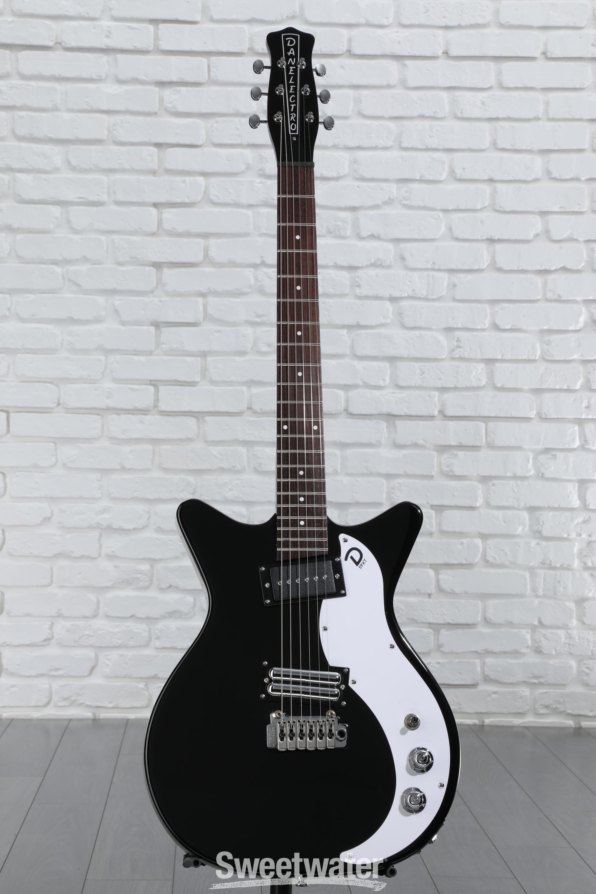 ギター Finding That ToneAMBAR Matte Black DUAL Danelectro 59XT Electric Guitar - Black | Sweetwater